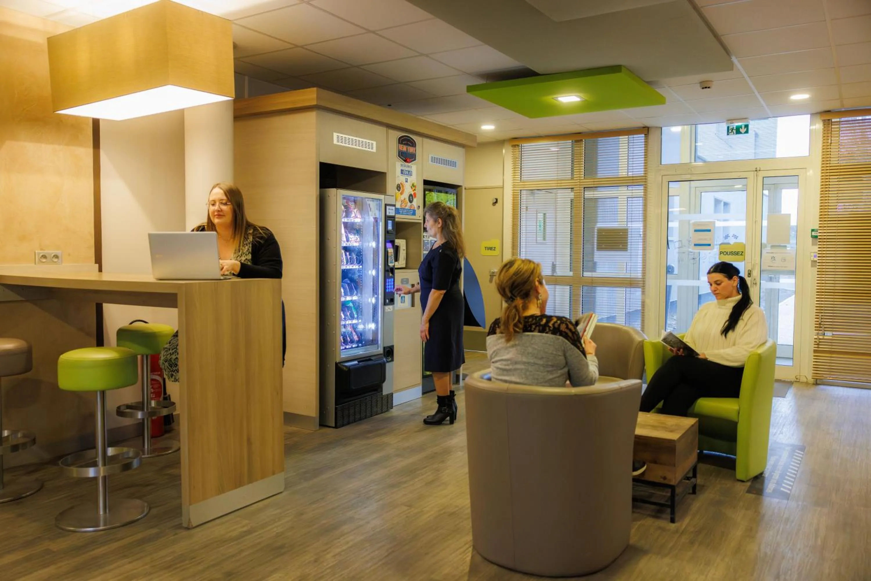 Lobby or reception in Hotel ibis budget Aix Les Bains - Grésy