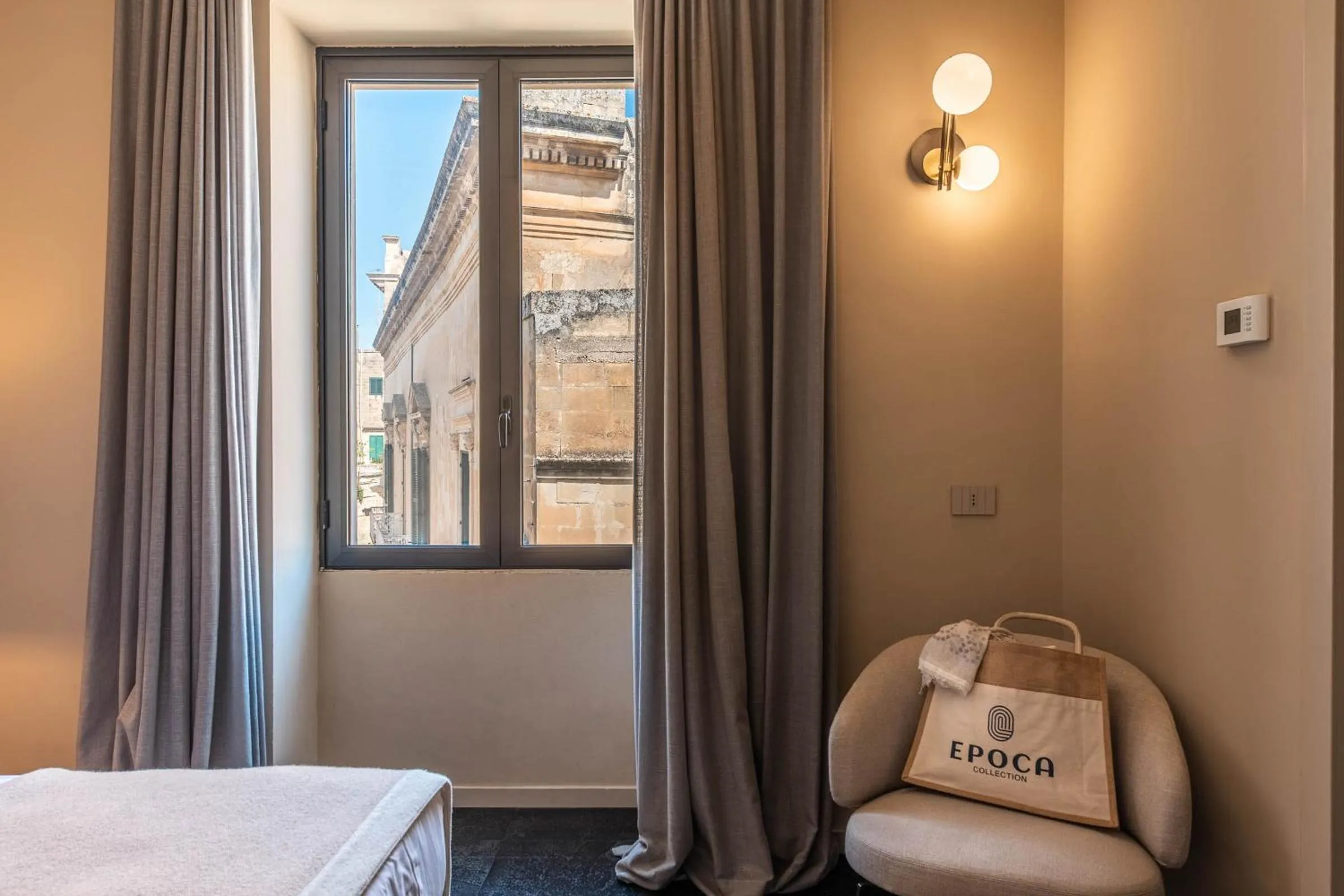 View (from property/room), Bed in Arco Vecchio Urban Suite - Epoca Collection
