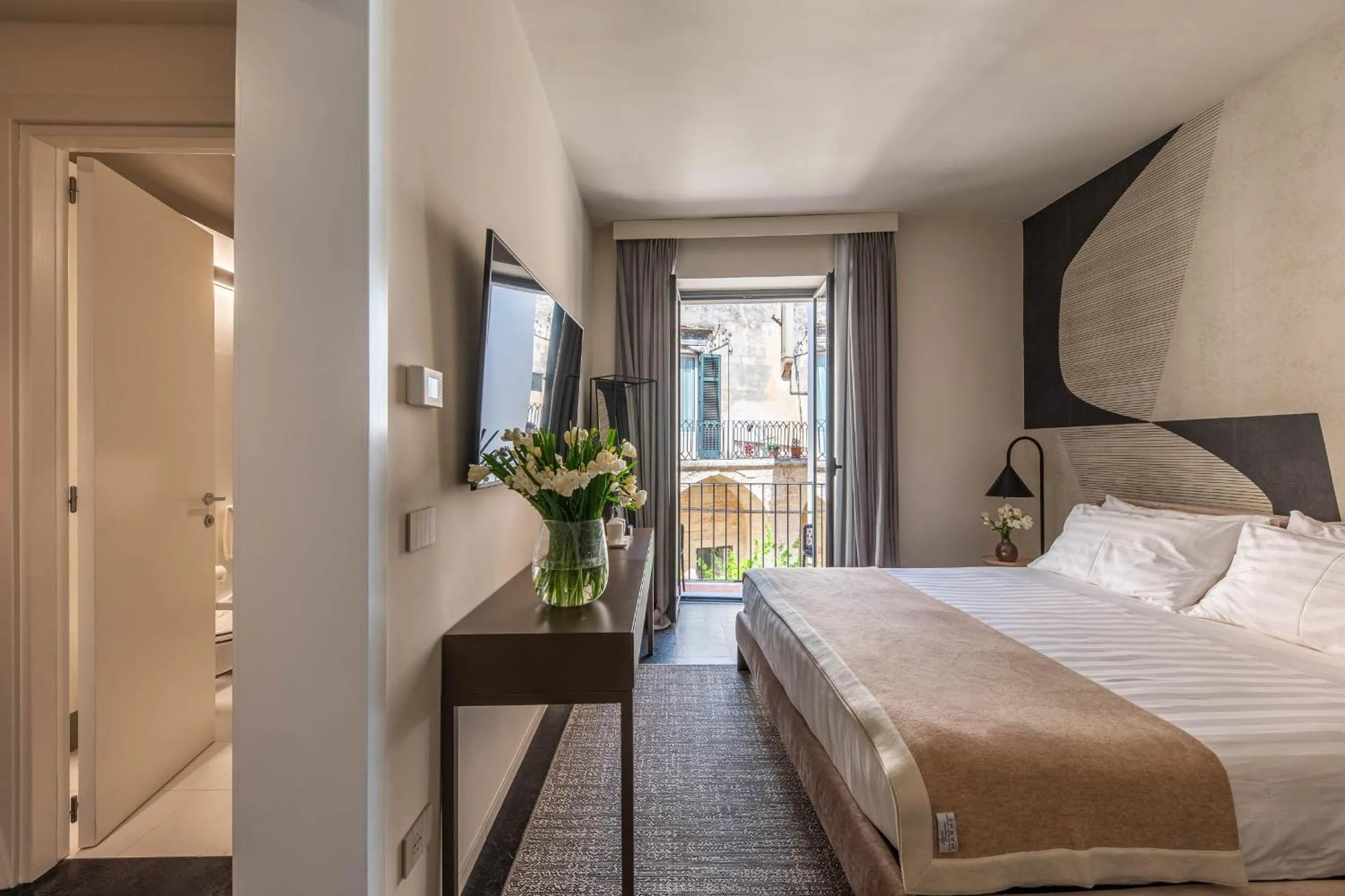 Photo of the whole room, Bed in Arco Vecchio Urban Suite - Epoca Collection