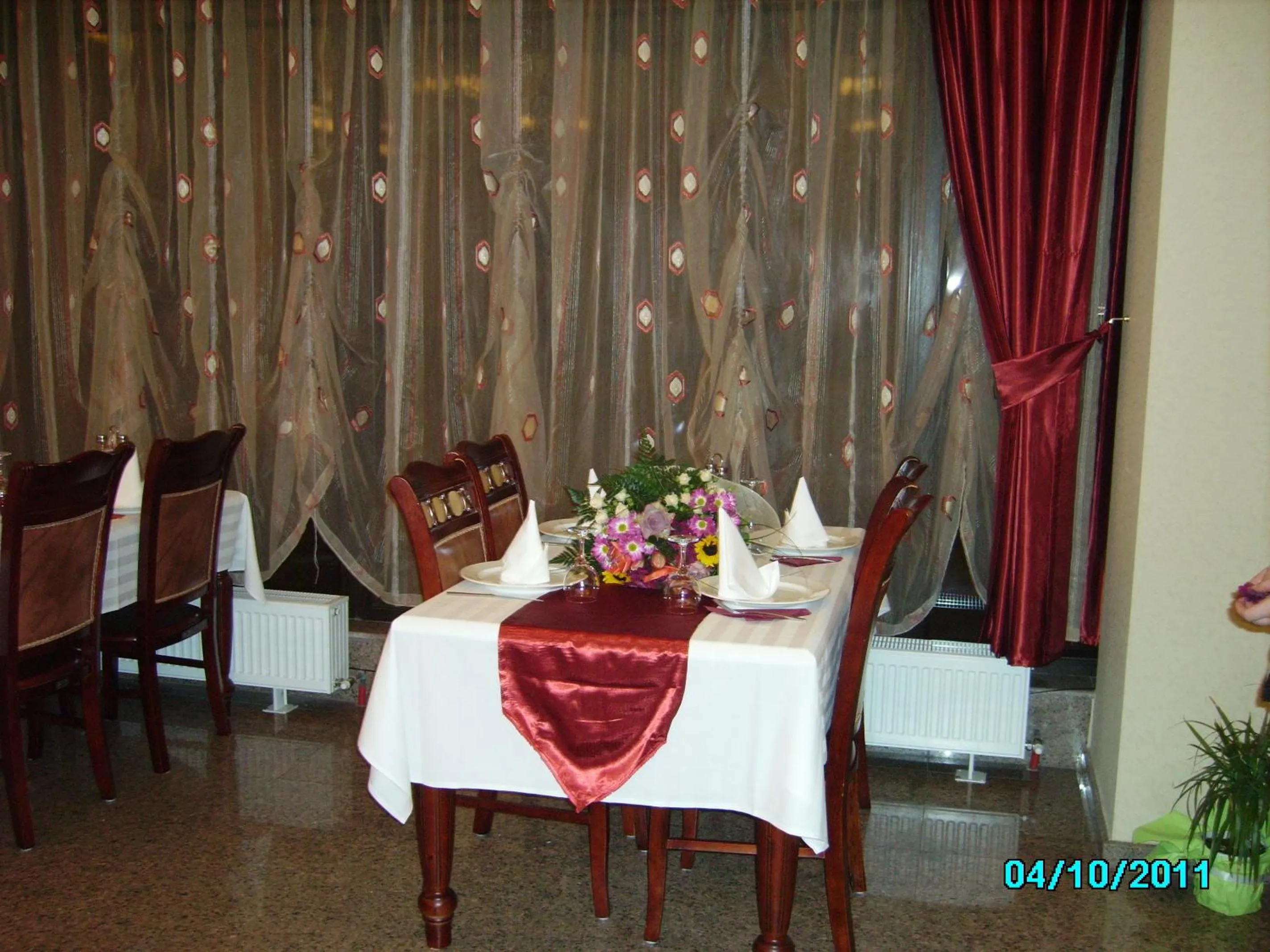 Restaurant/places to eat in Golden Rose Residence