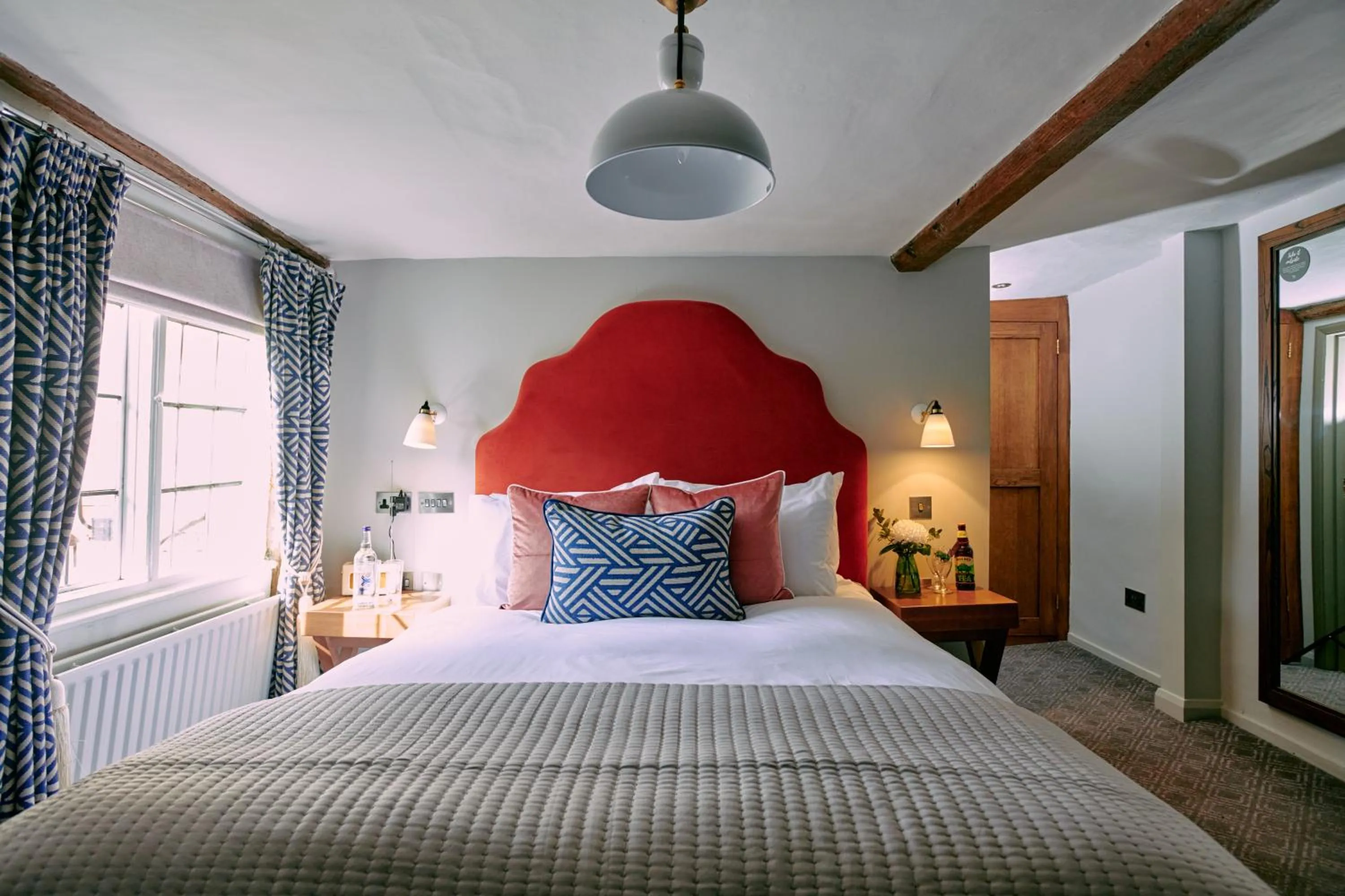 Bedroom, Bed in The Stag on the River