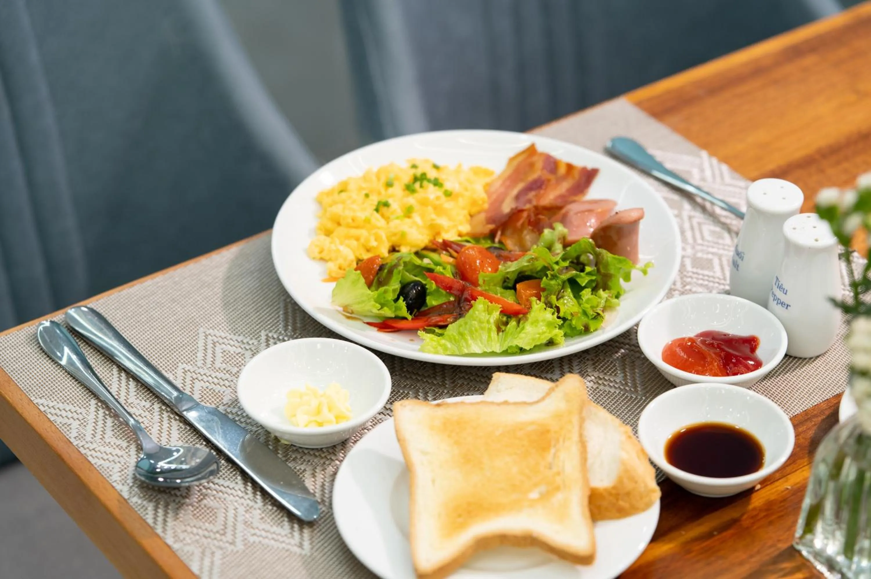 Food in Eden Hue Hotel