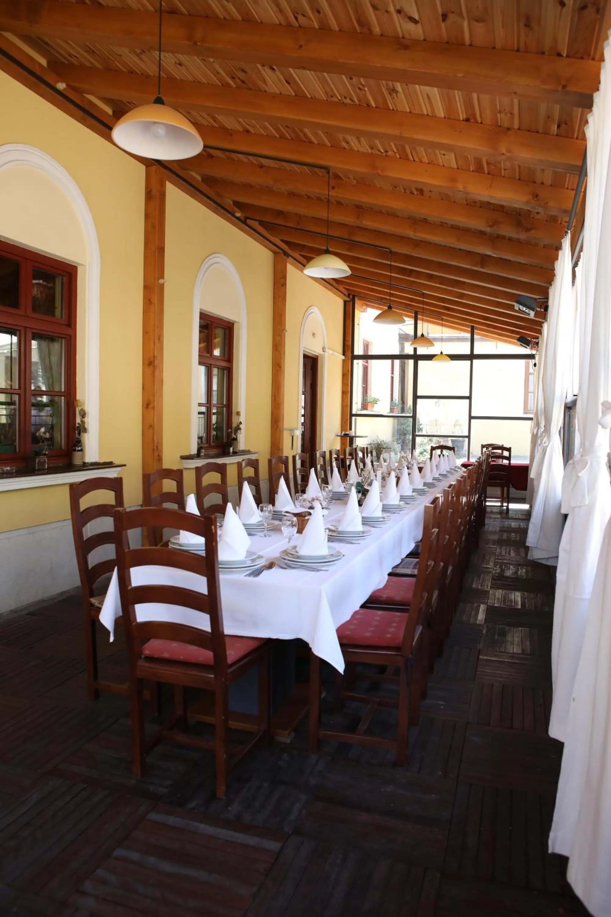 Restaurant/places to eat in Hotel Lavica