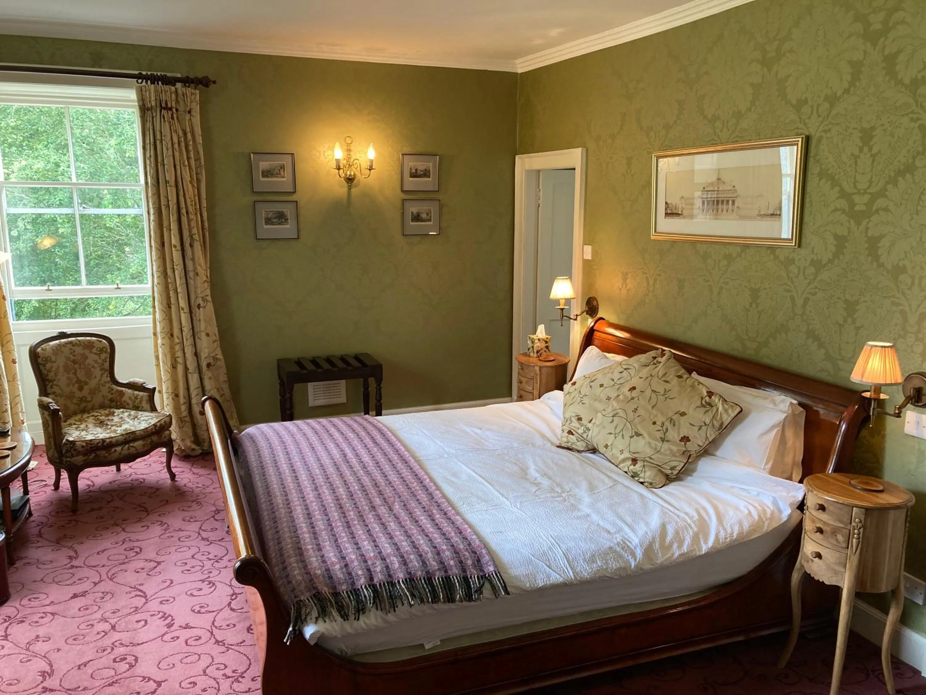 Photo of the whole room, Bed in Bedrule Old Manse B&B