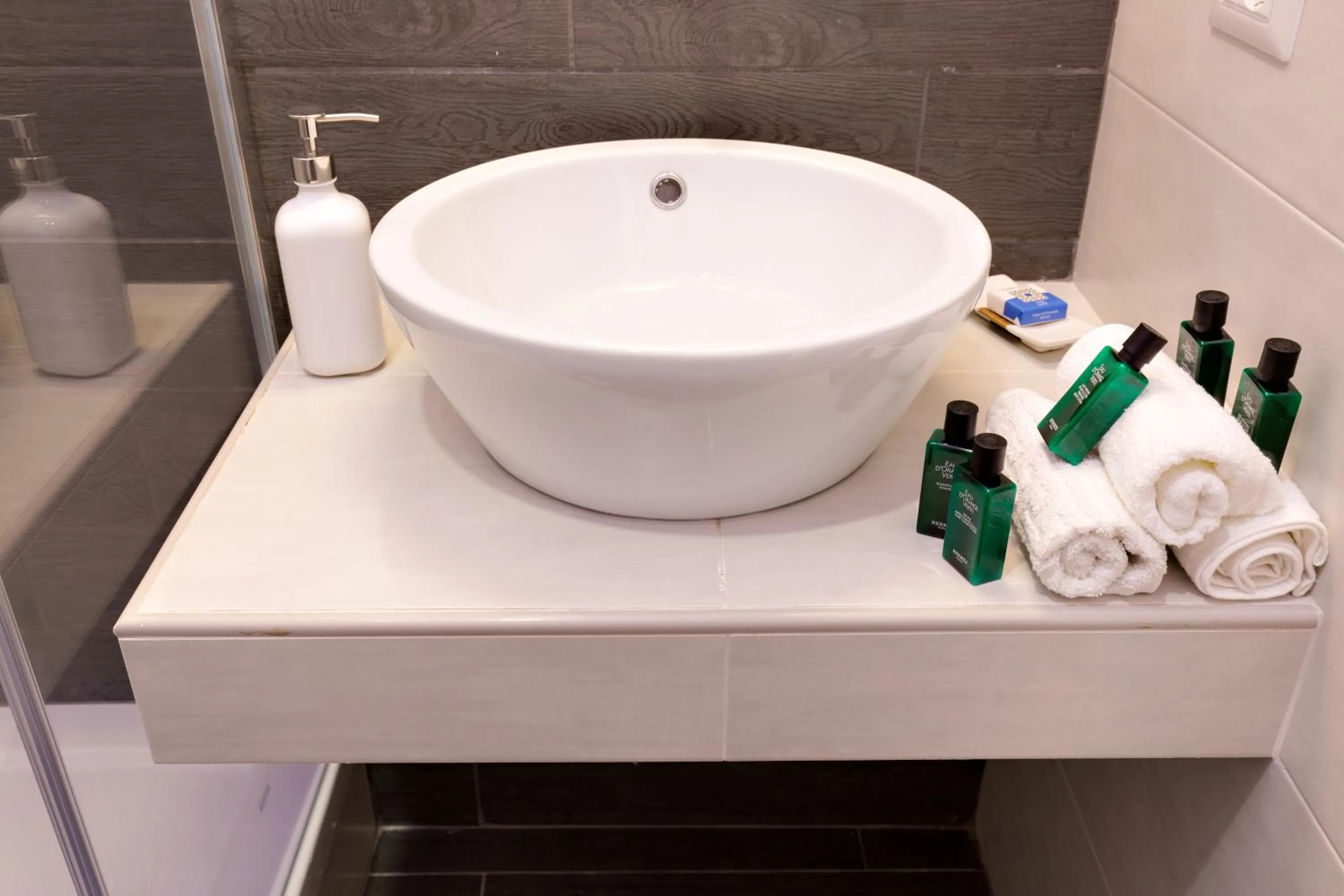 Bathroom in Dolce Luxury Rooms
