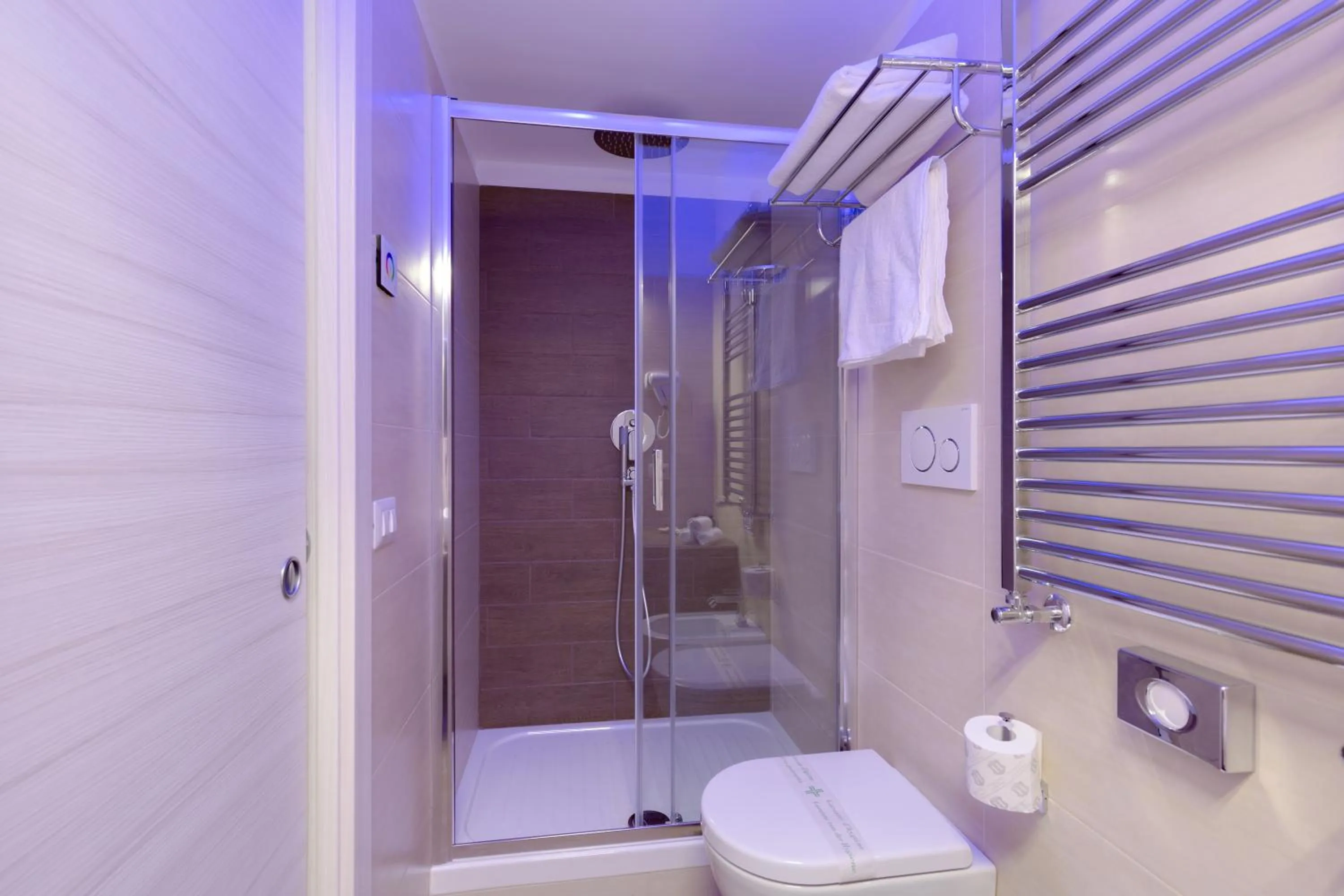 Bathroom in Dolce Luxury Rooms