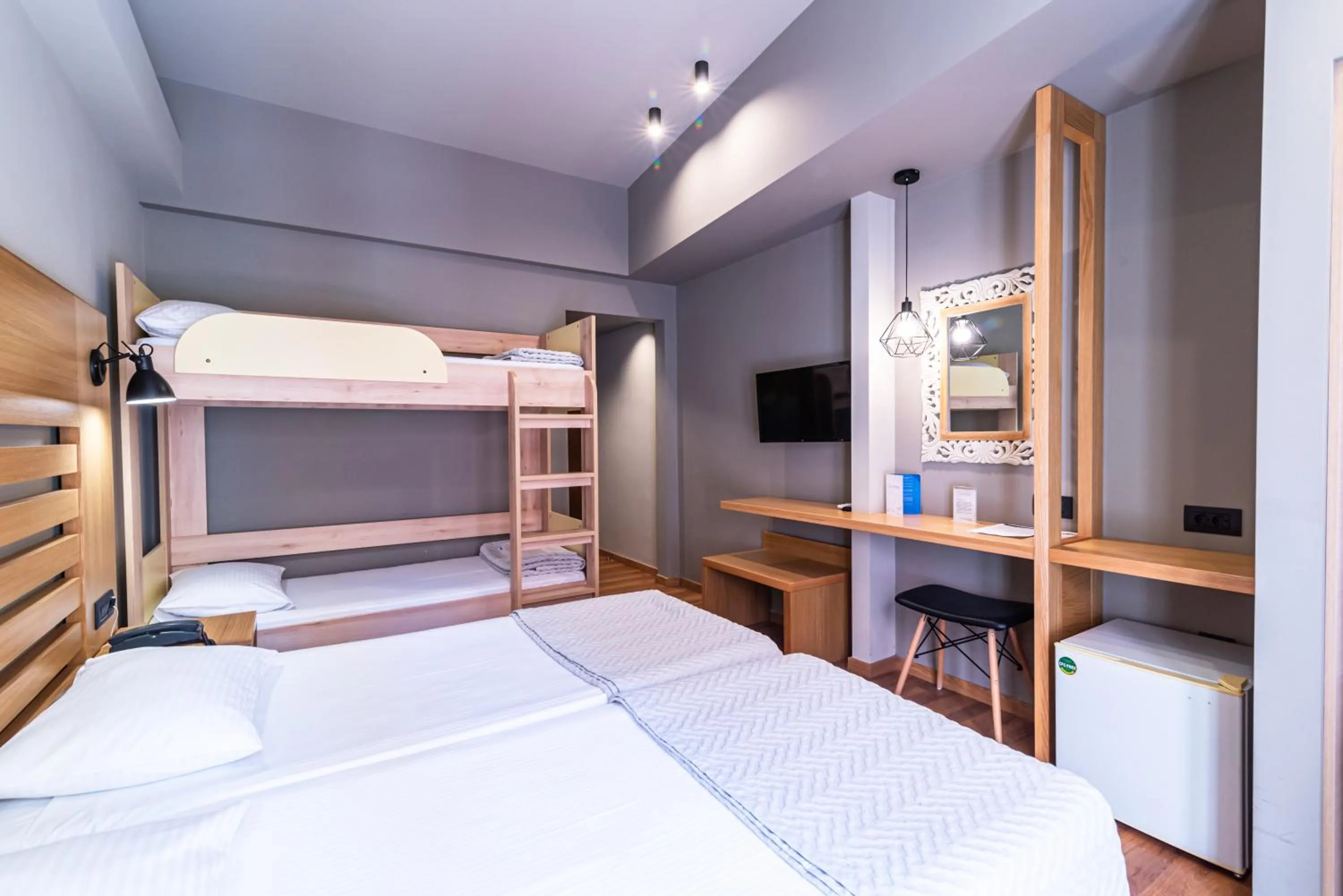 Bed in Agamemnon Hotel