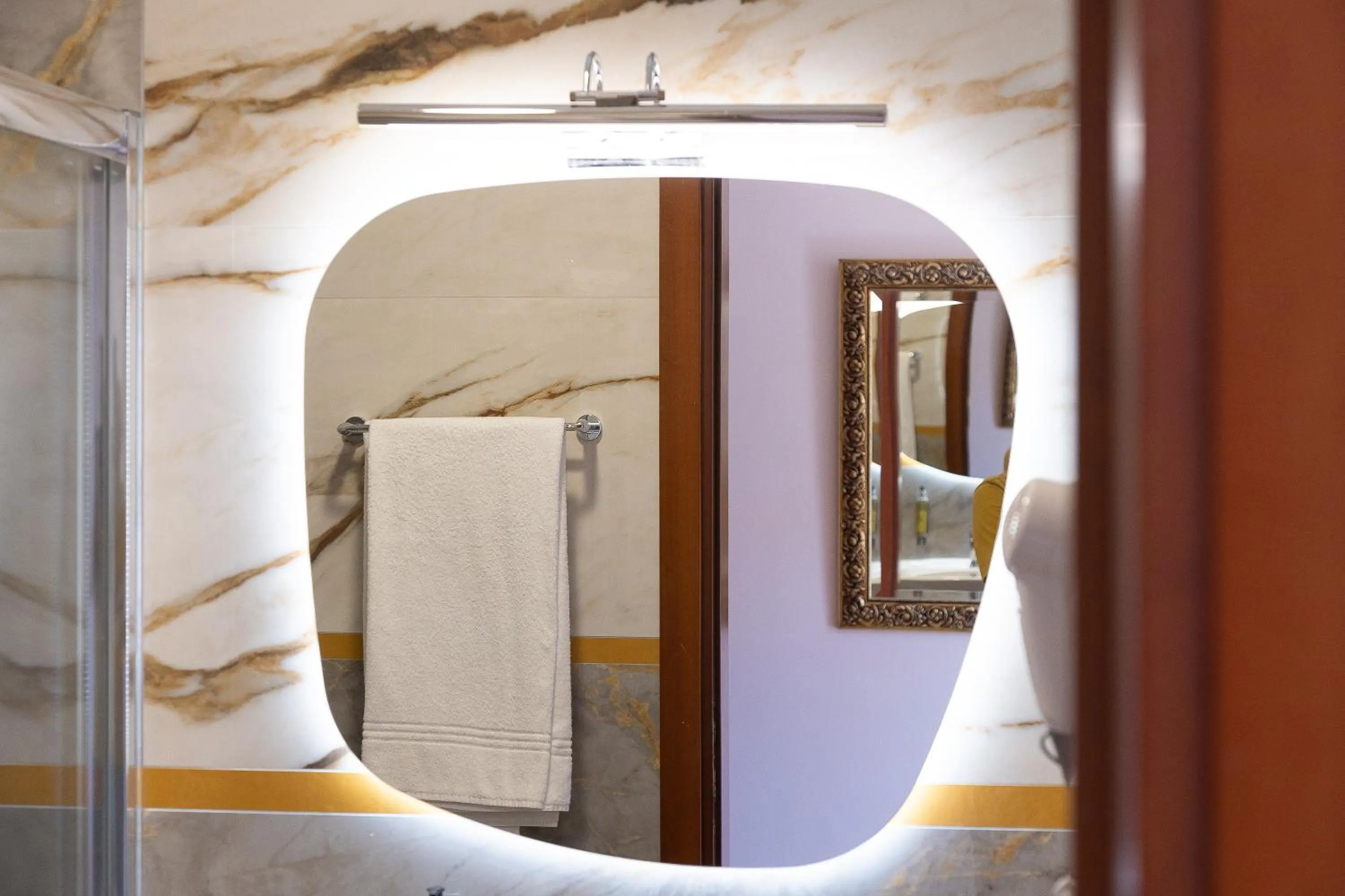 Bathroom in Rome To Stay