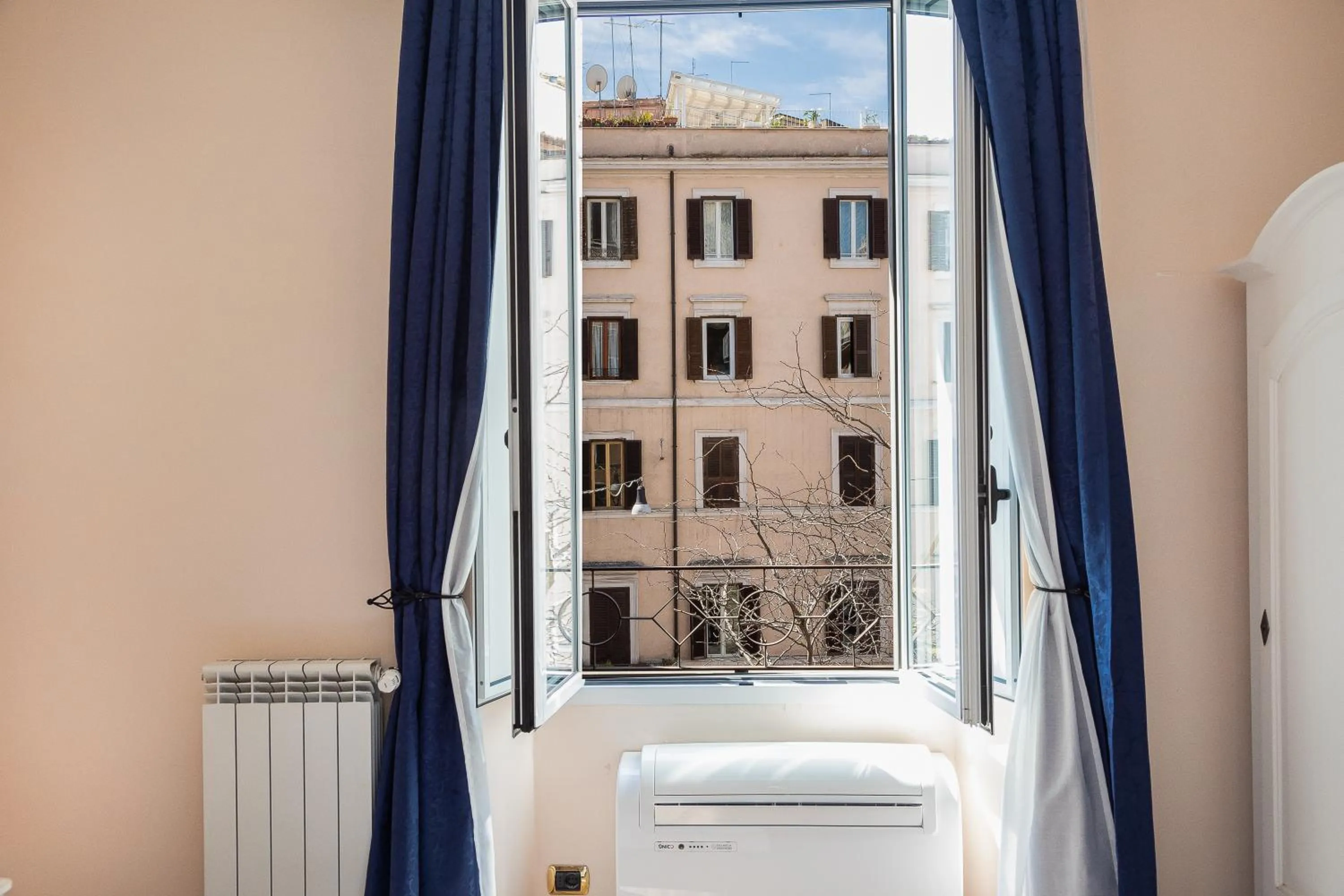 City view in Rome To Stay