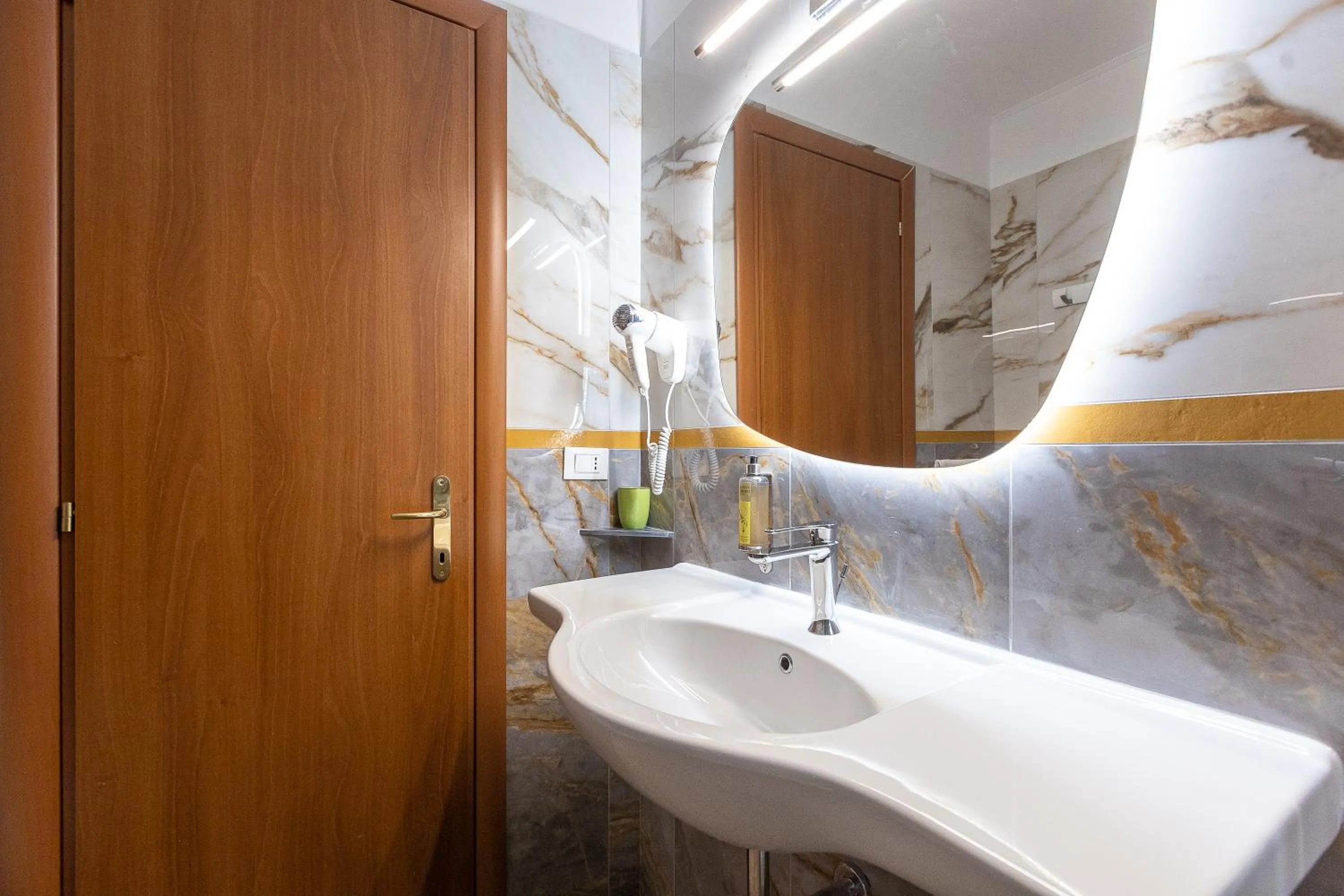 Bathroom in Rome To Stay