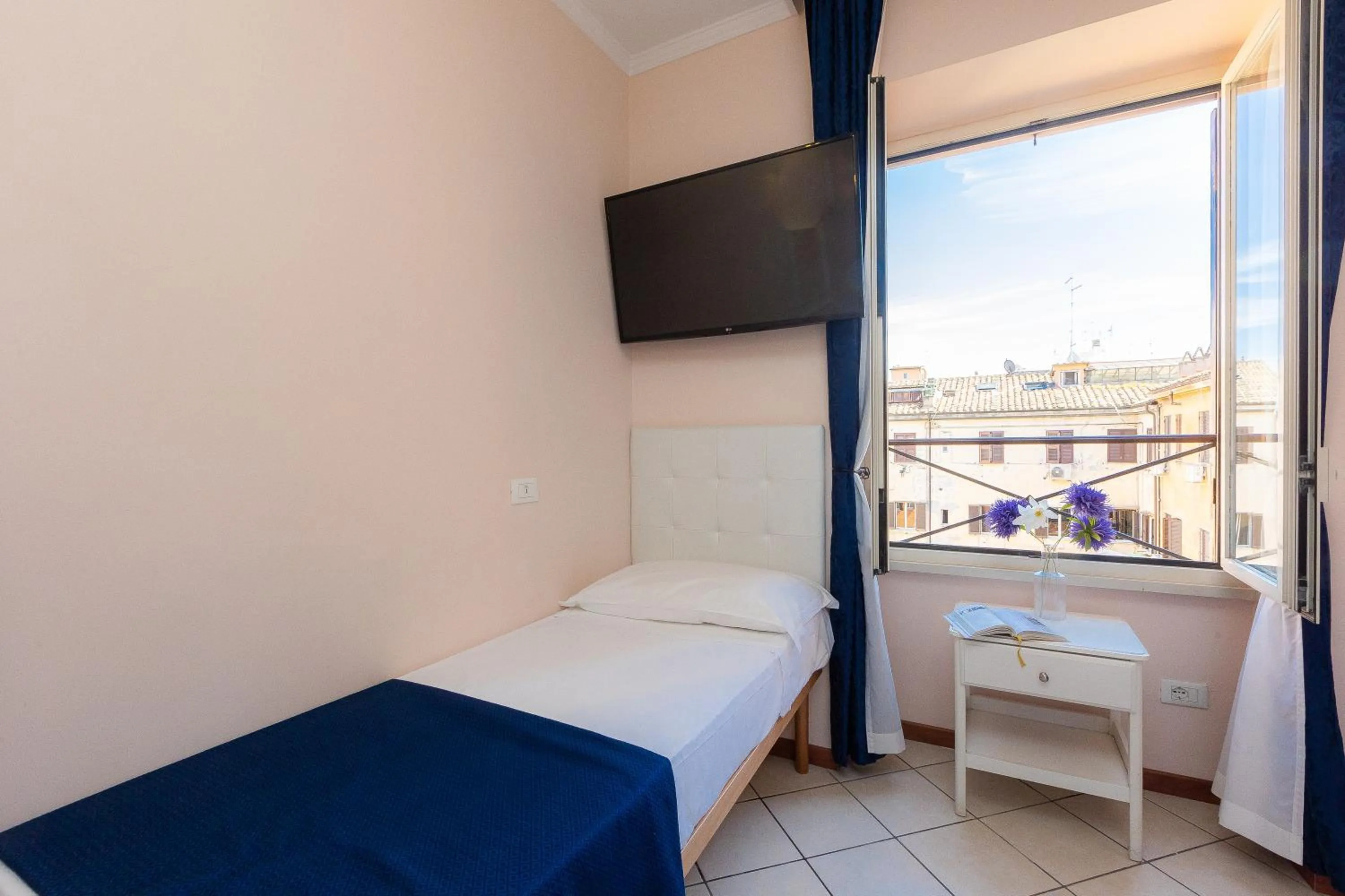 Bedroom, Bed in Rome To Stay