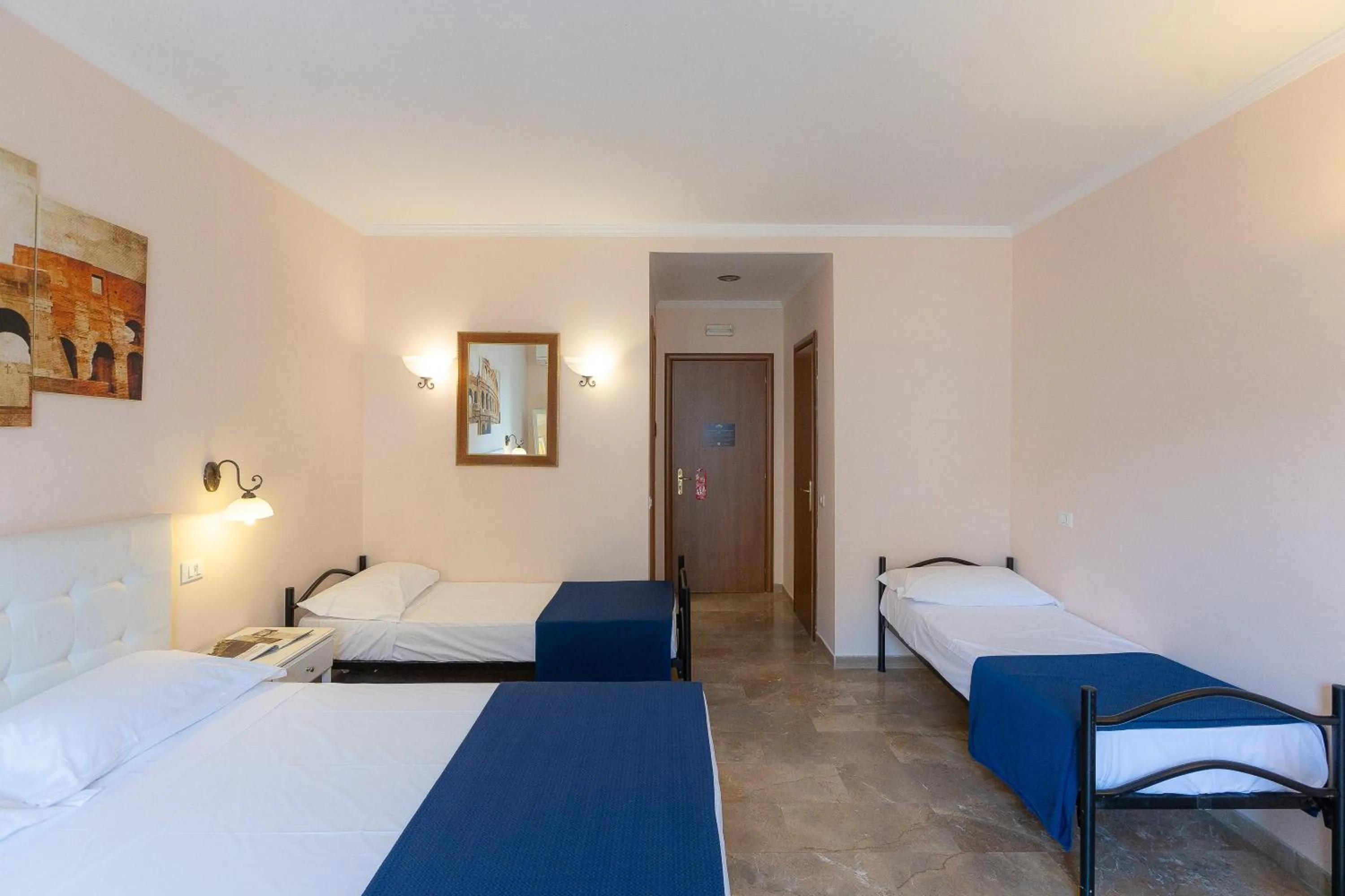 Photo of the whole room, Bed in Rome To Stay