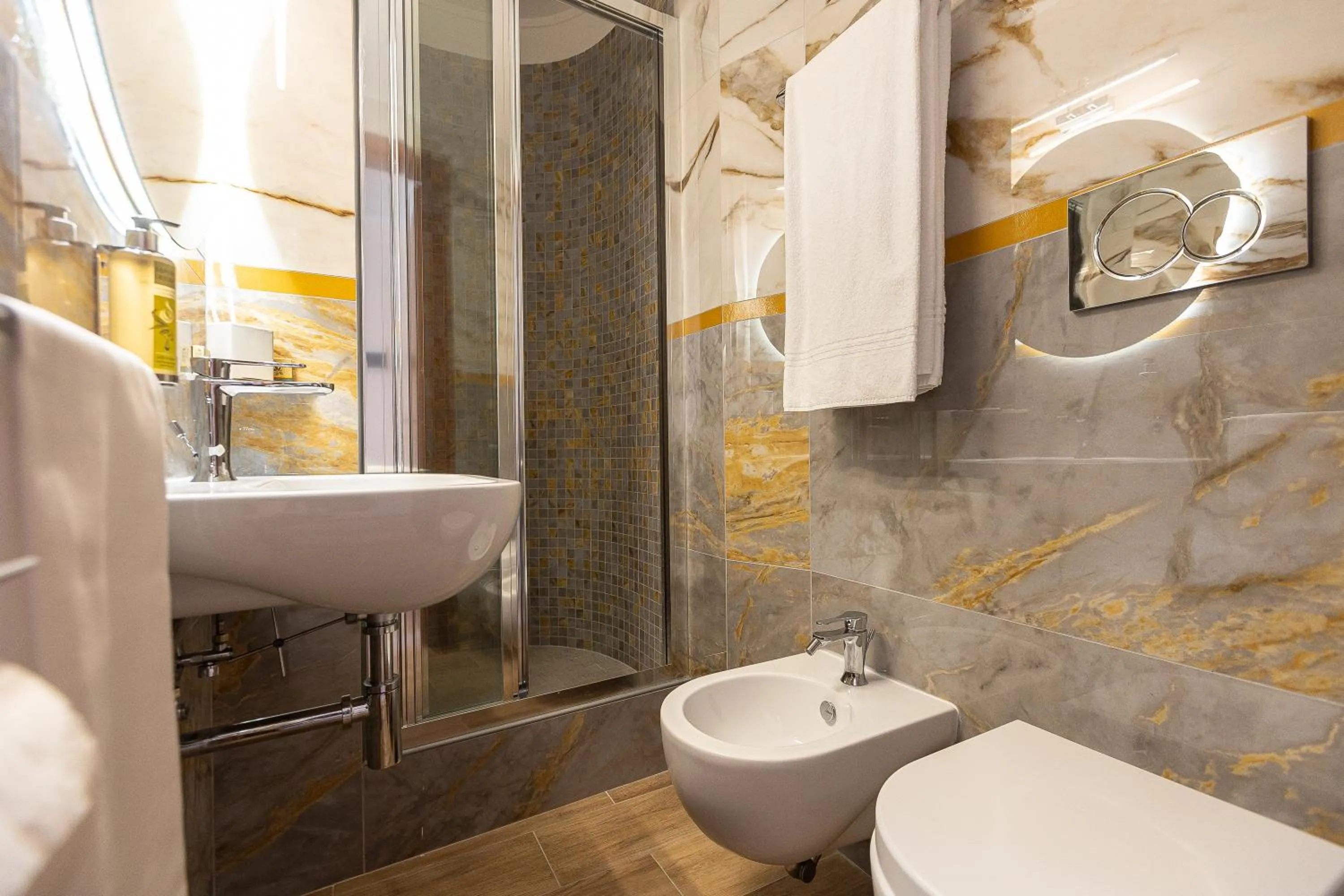 Bathroom in Rome To Stay