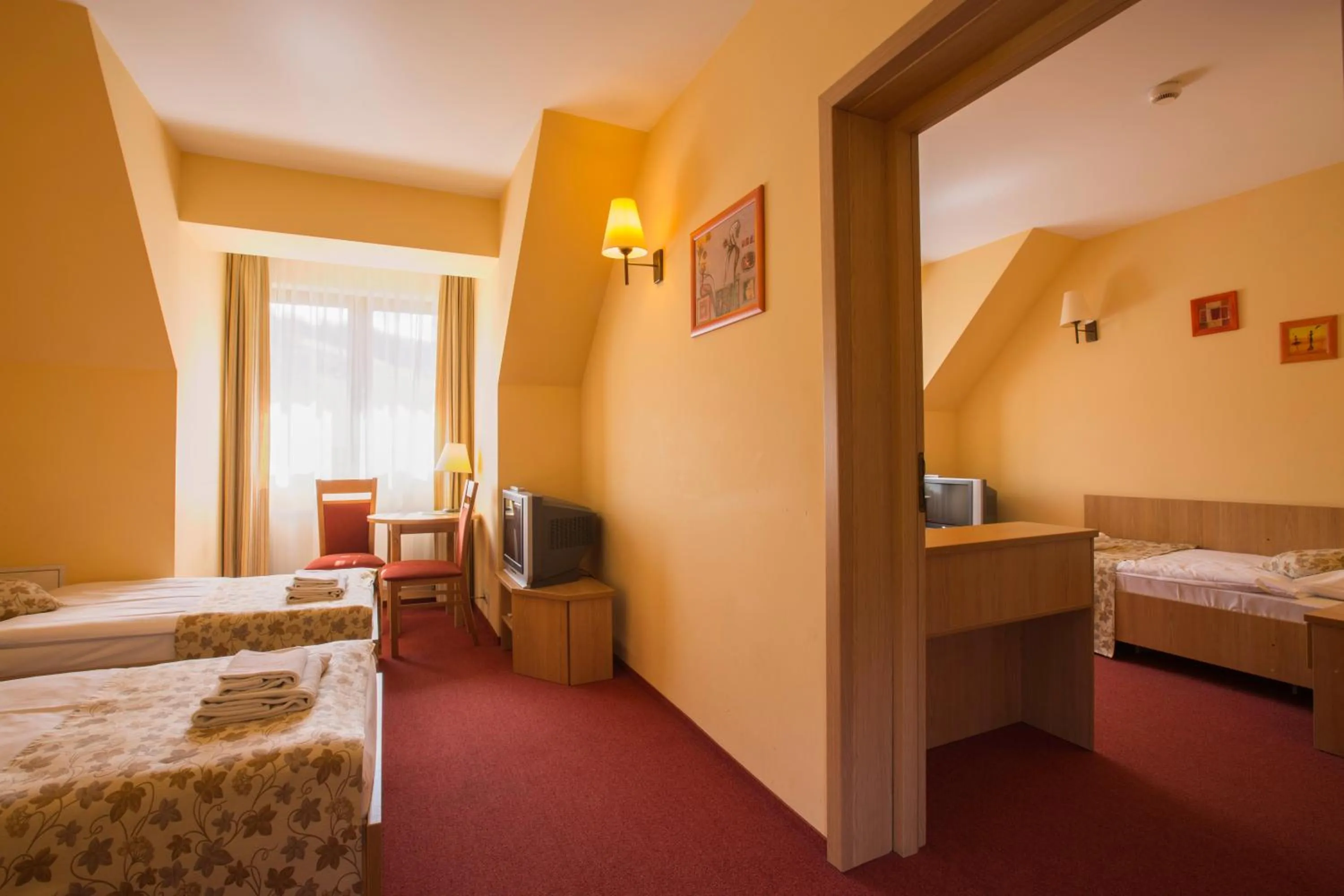 Photo of the whole room, Bed in Ski Hotel