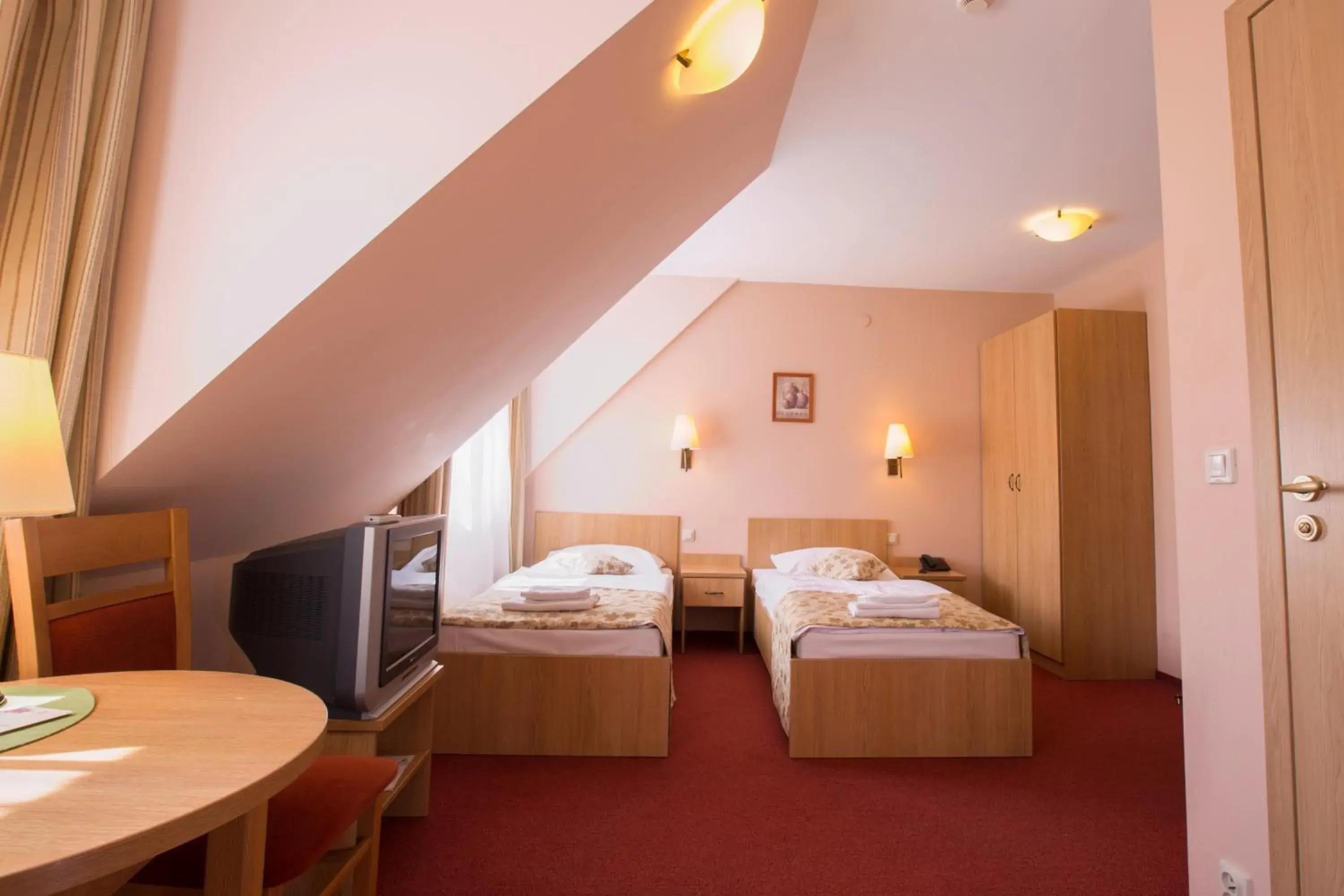 Triple Room - single occupancy in Ski Hotel Triple Room - single occupancy in Ski Hotel