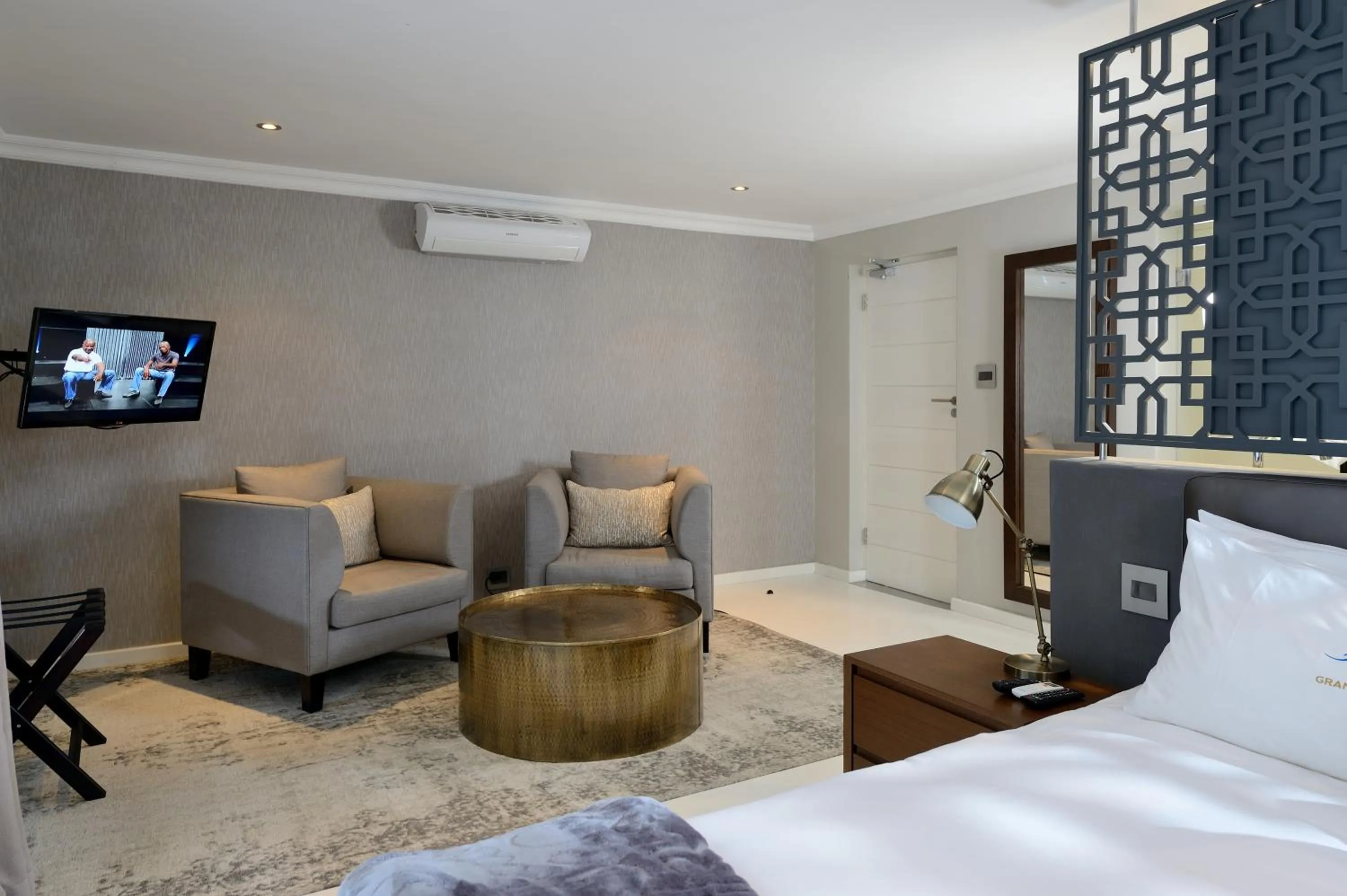 Bedroom, Bed in Grand Blue D