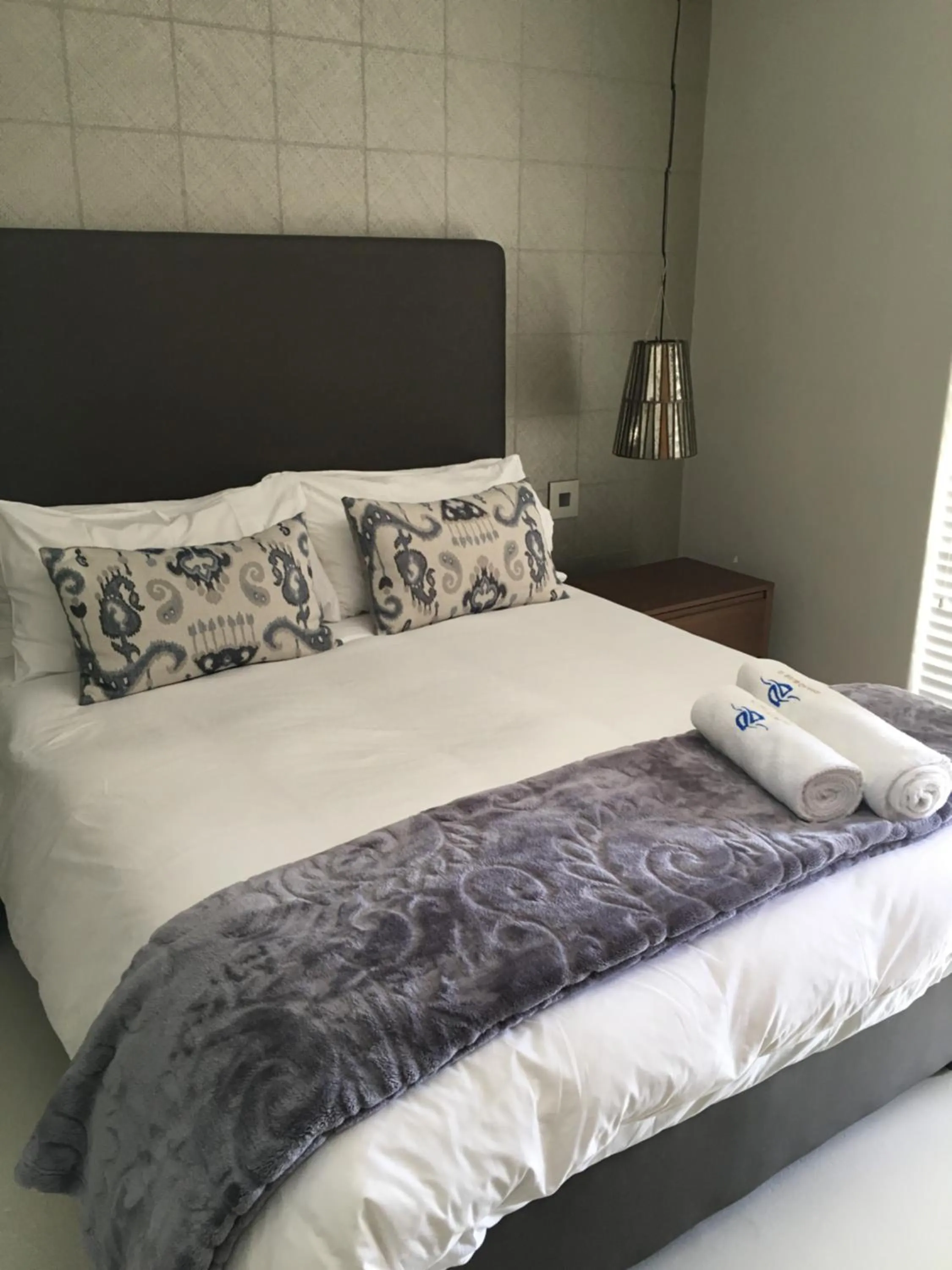 Bathroom, Bed in Grand Blue D