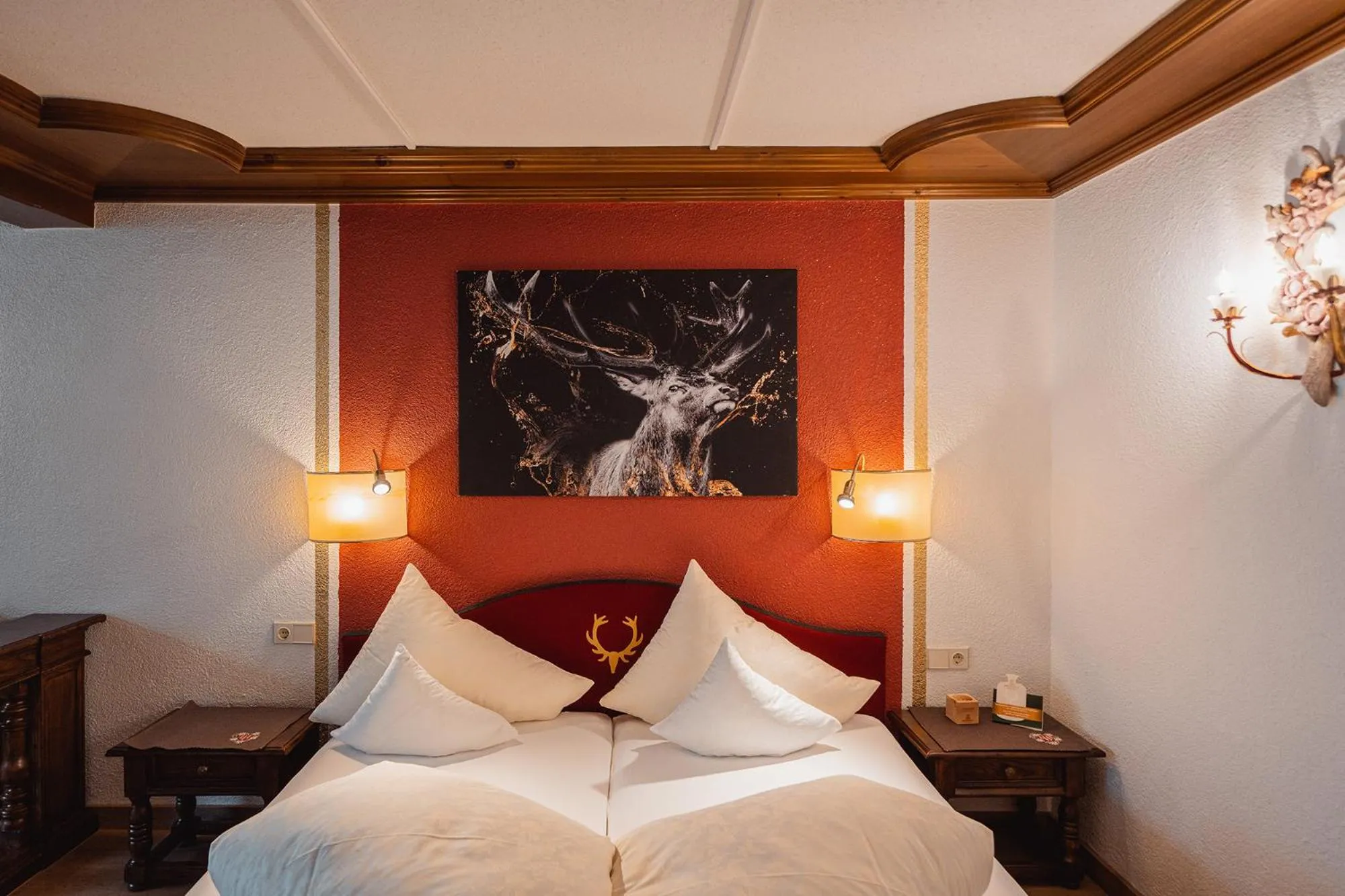 Photo of the whole room, Bed in Hotel Jagdhaus Monzabon