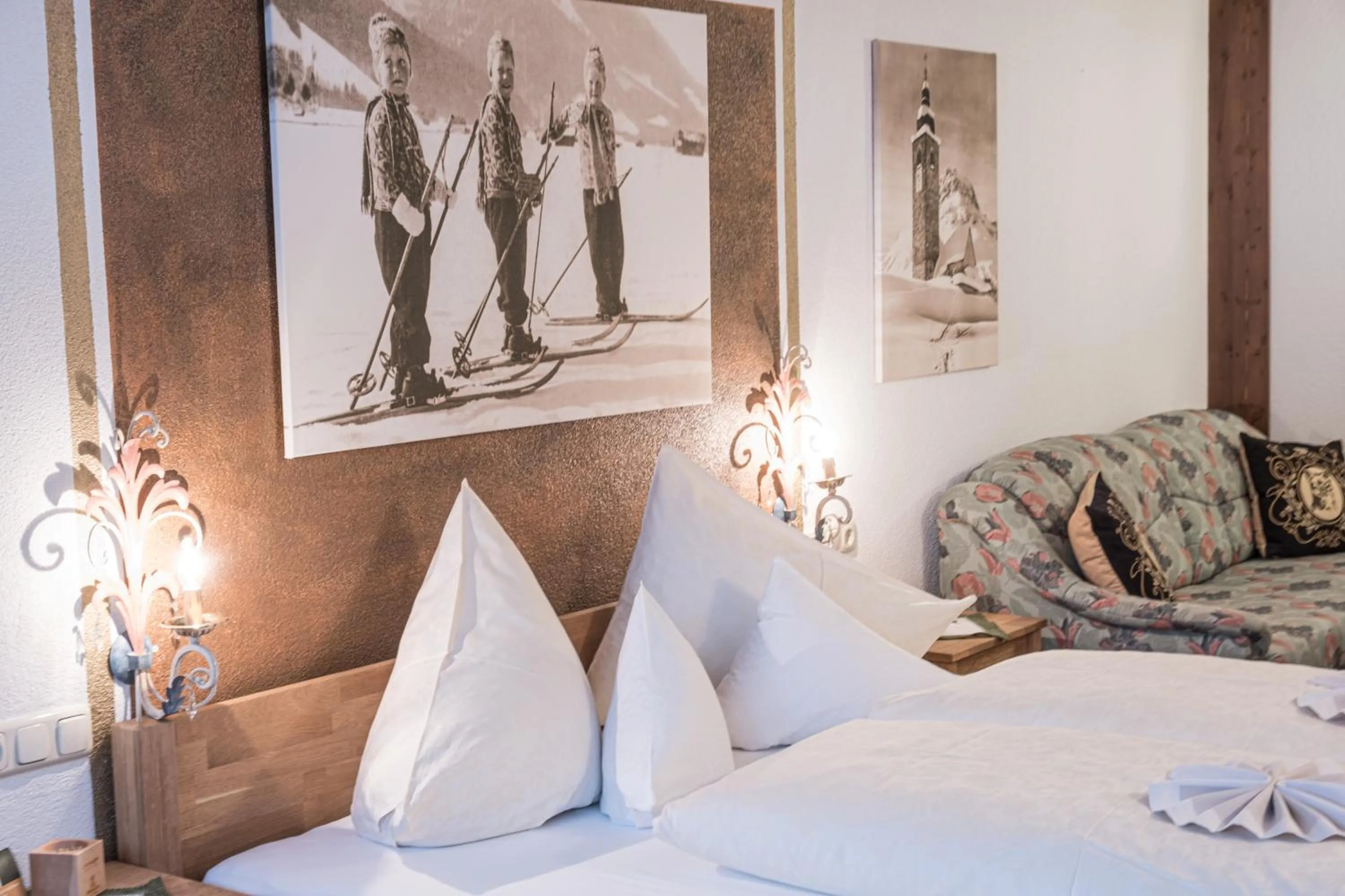 Bed in Hotel Jagdhaus Monzabon