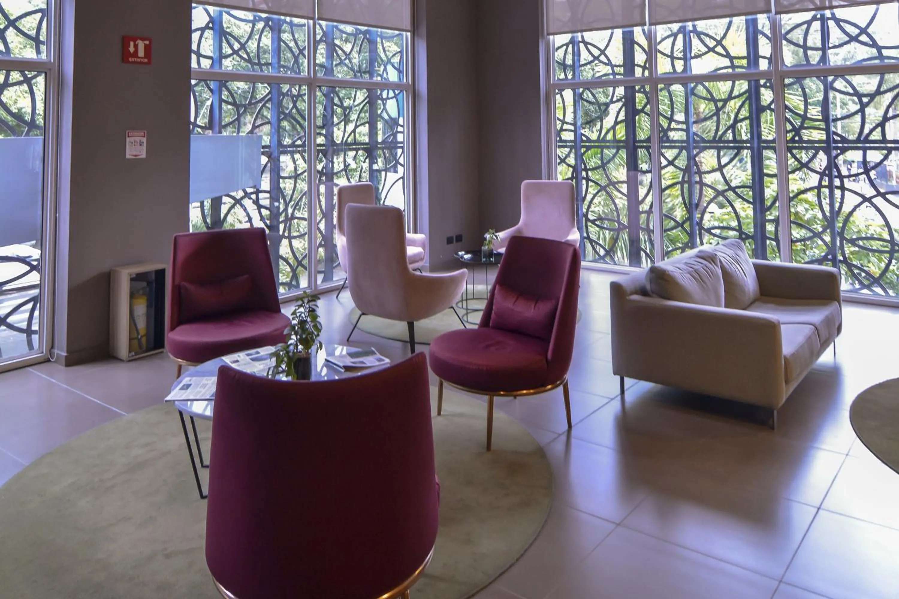 Lobby or reception in City Express Plus by Marriott Medellín Colombia