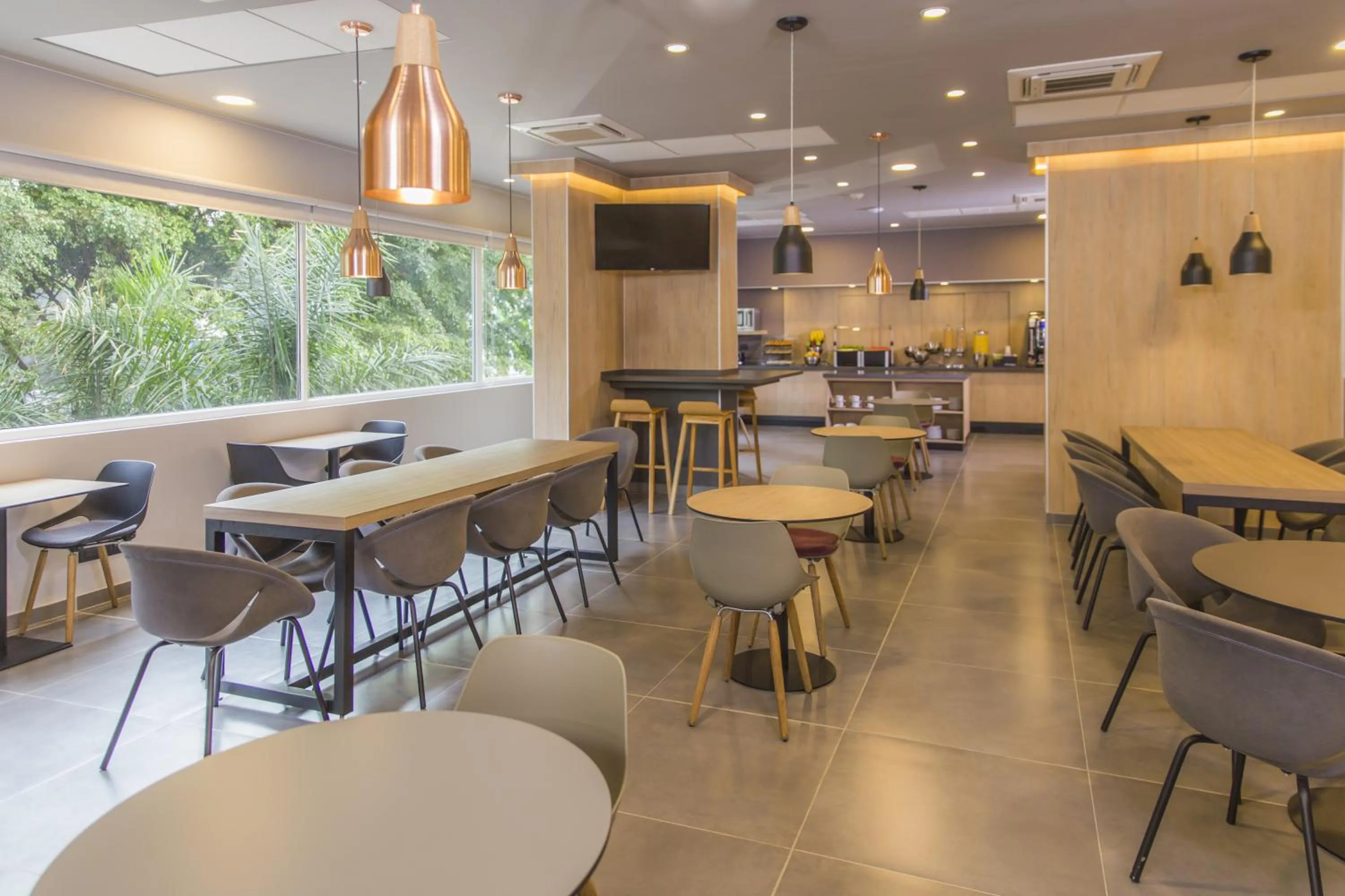 Restaurant/places to eat in City Express Plus by Marriott Medellín Colombia