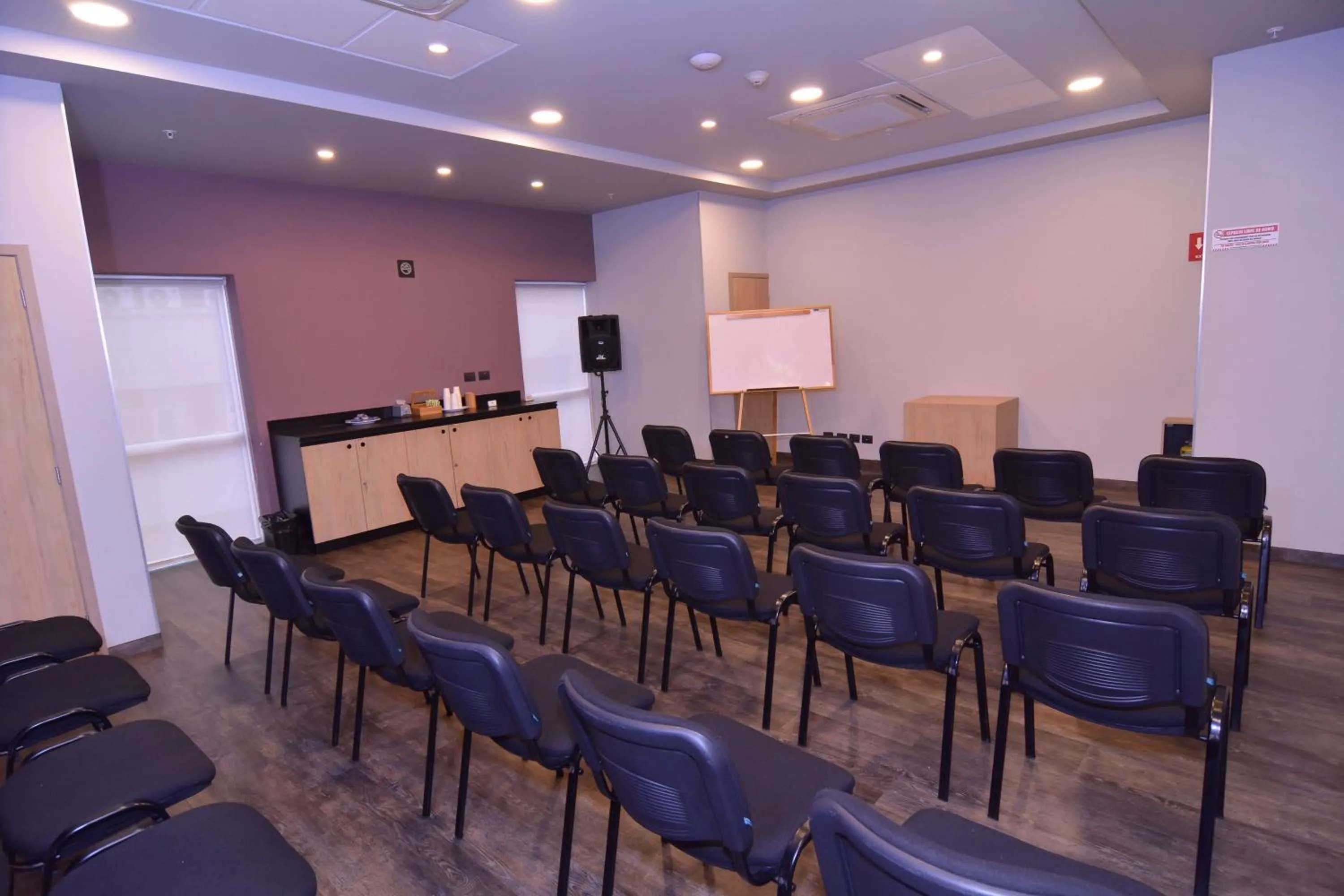 Meeting/conference room in City Express Plus by Marriott Medellín Colombia
