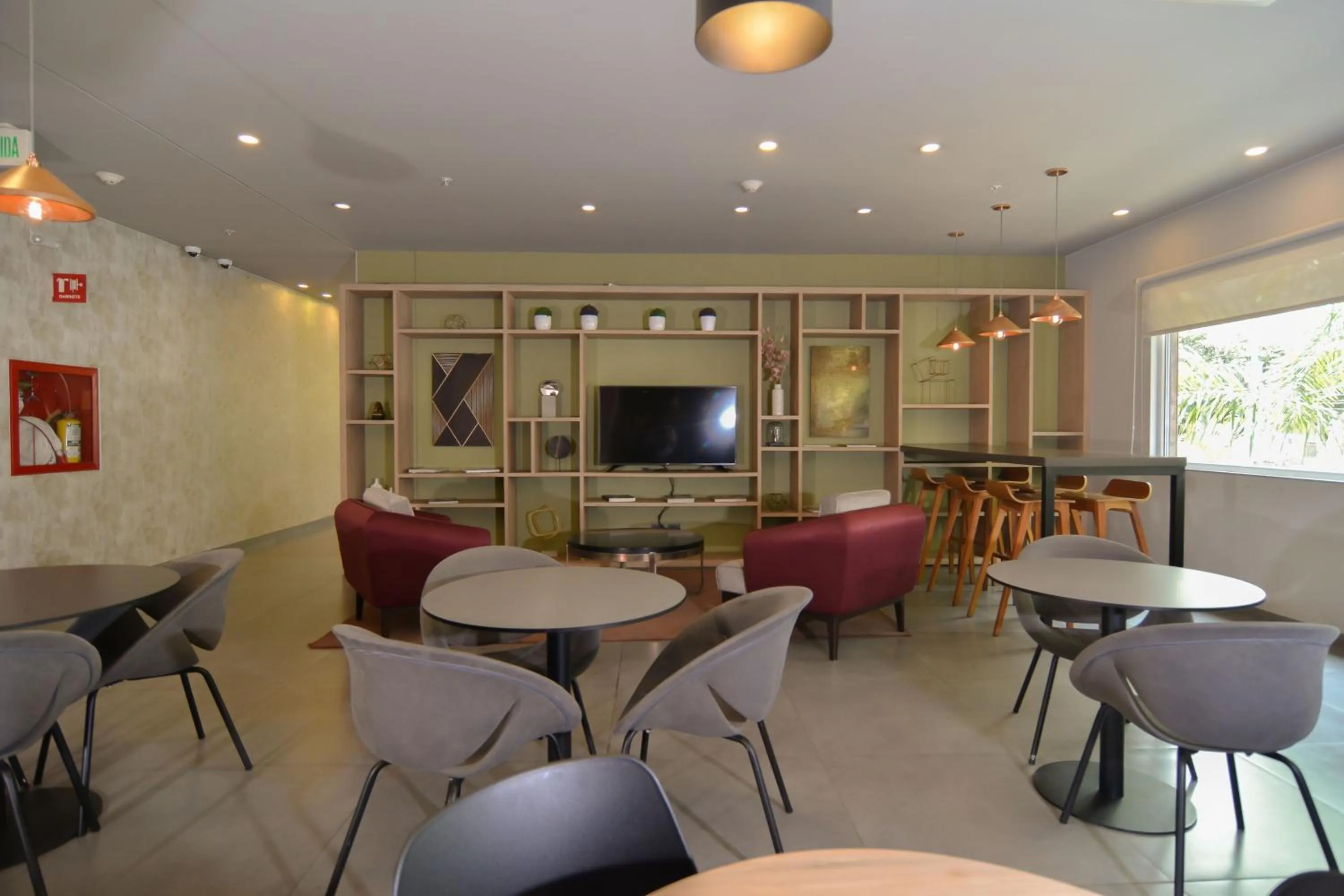 Lobby or reception in City Express Plus by Marriott Medellín Colombia