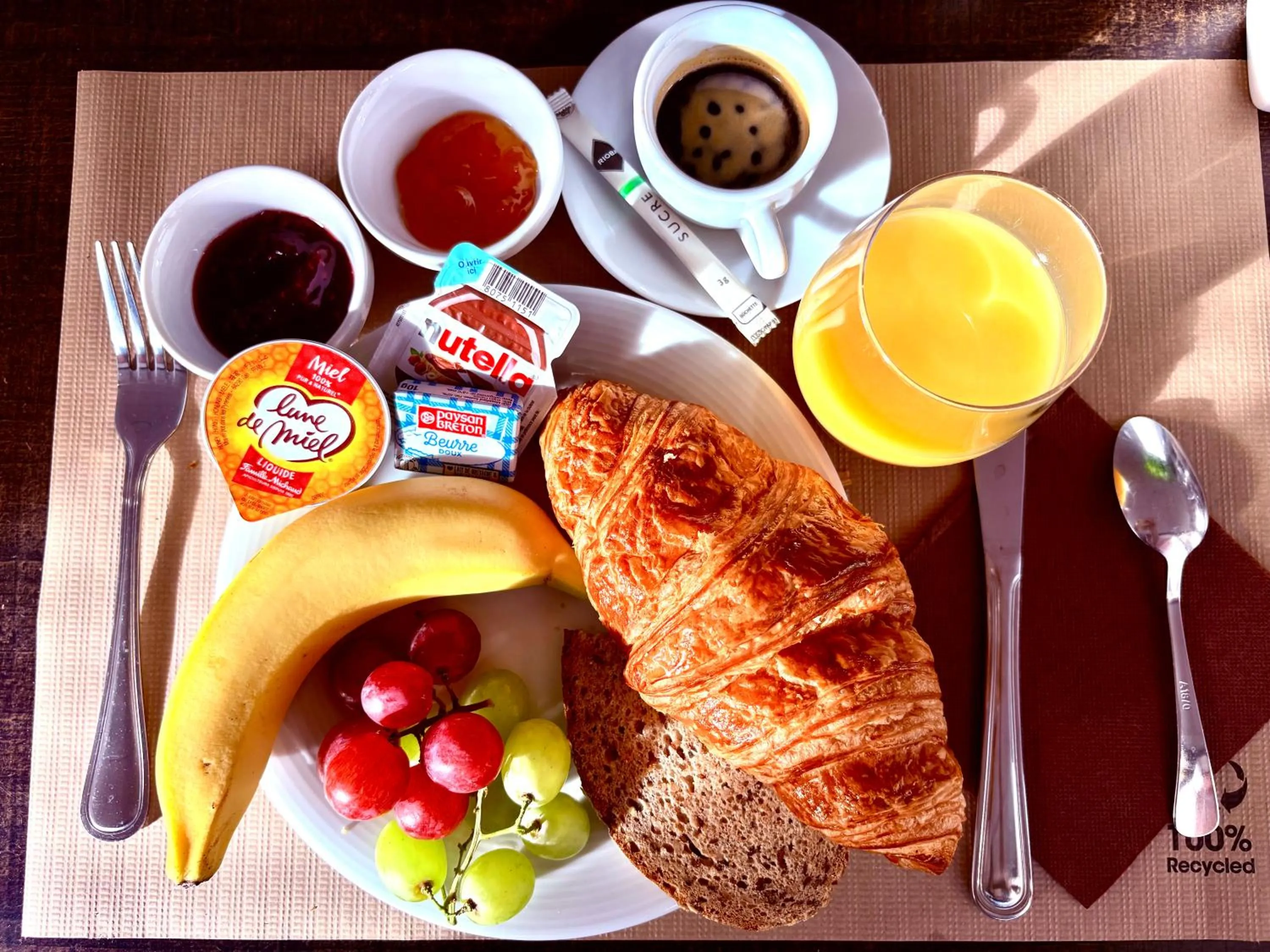 Breakfast in Hotel Parisien