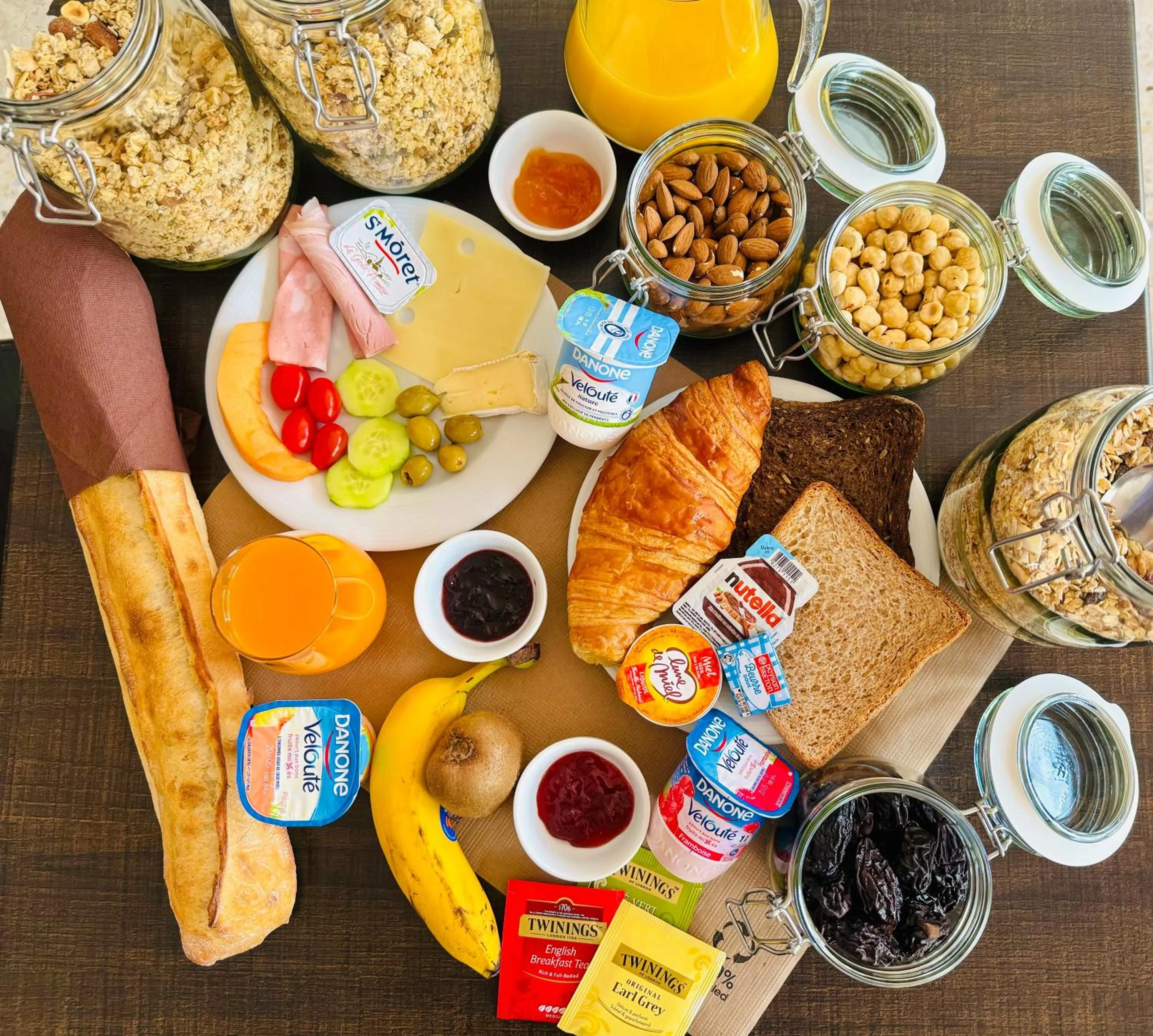 Breakfast in Hotel Parisien