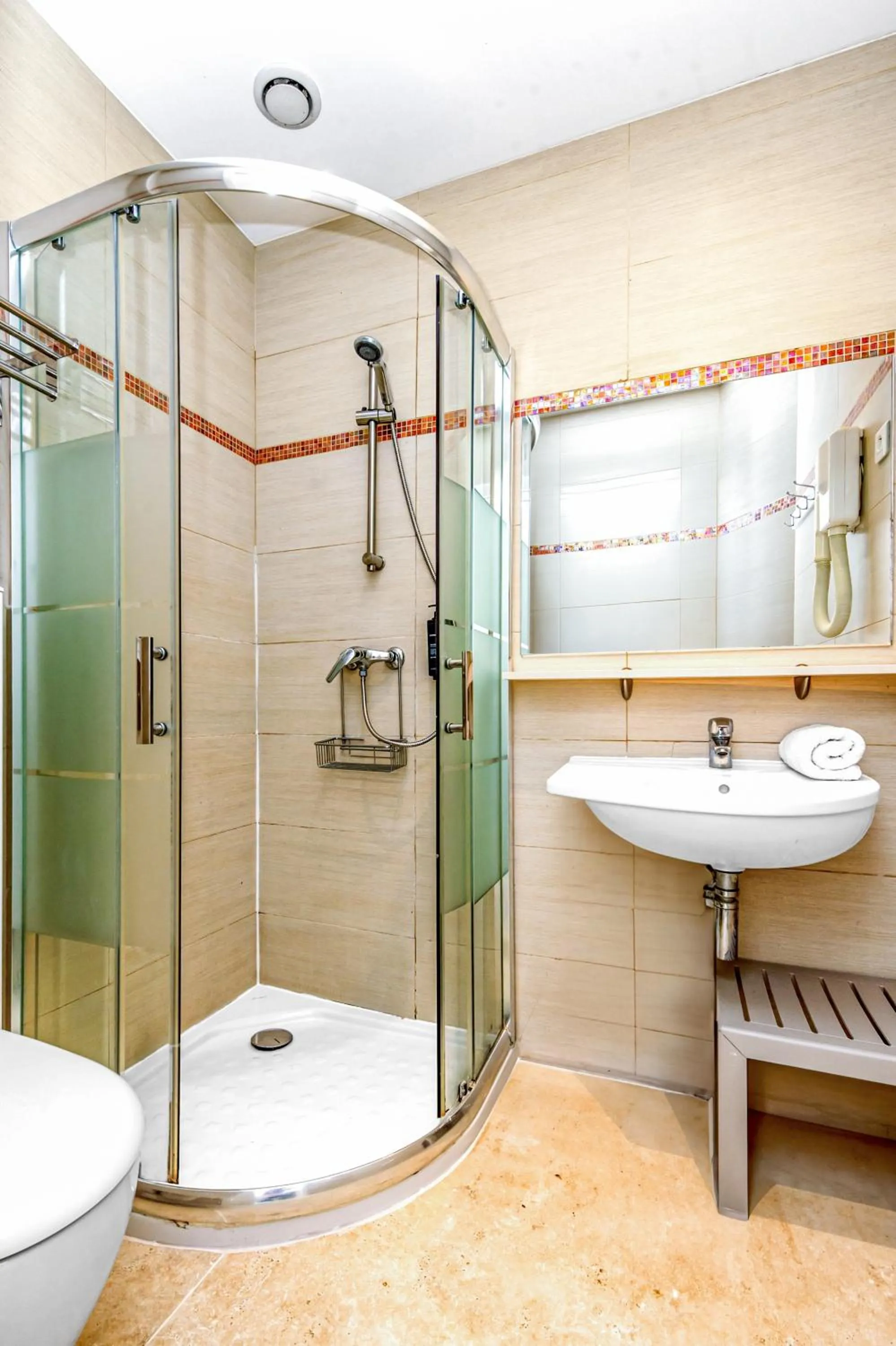 Shower in Hotel Parisien