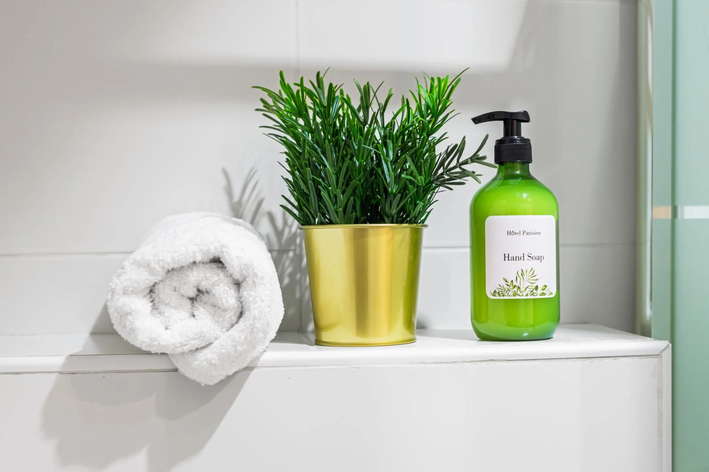 Bathroom in Hotel Parisien