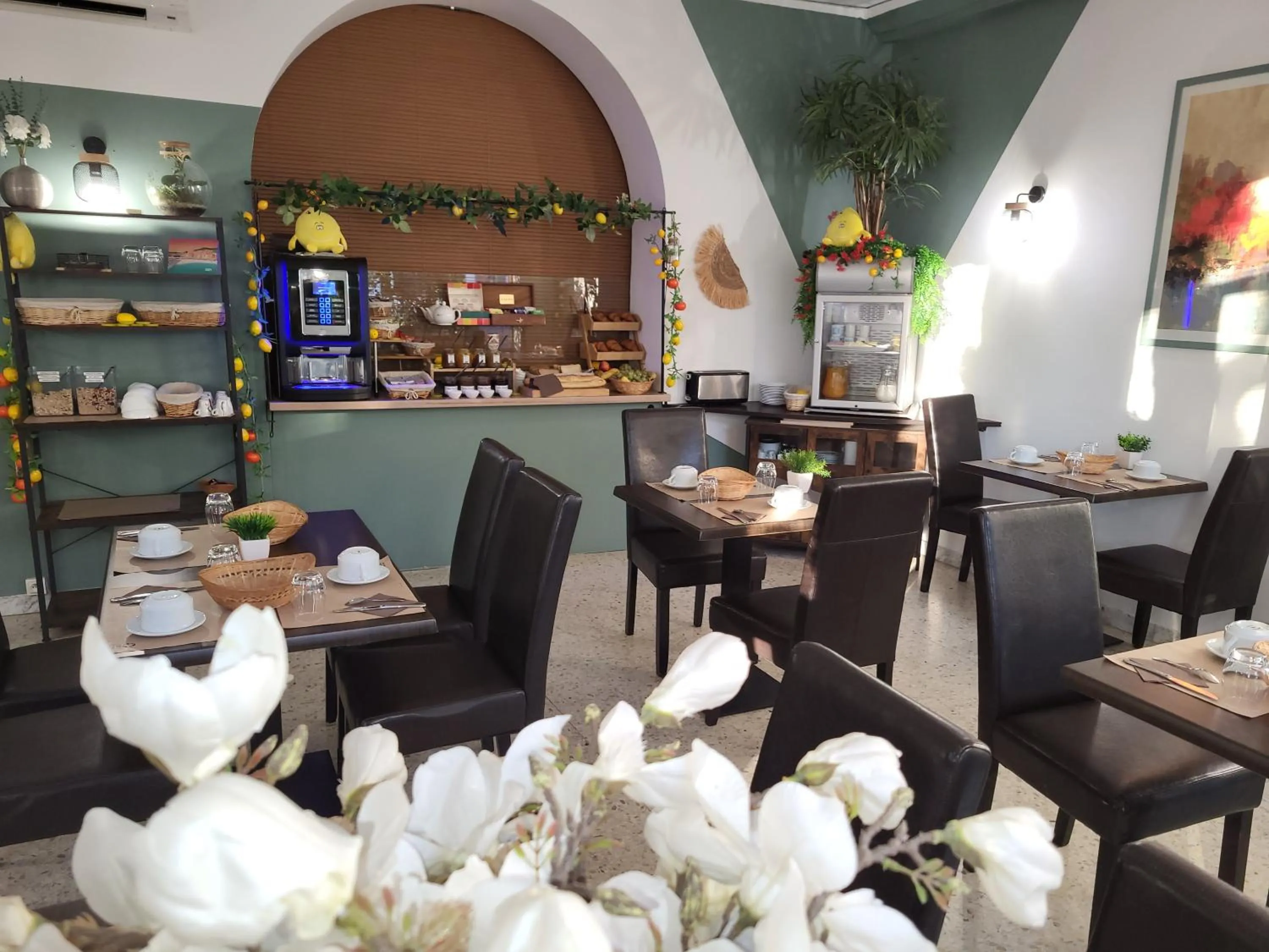 Breakfast in Hotel Parisien