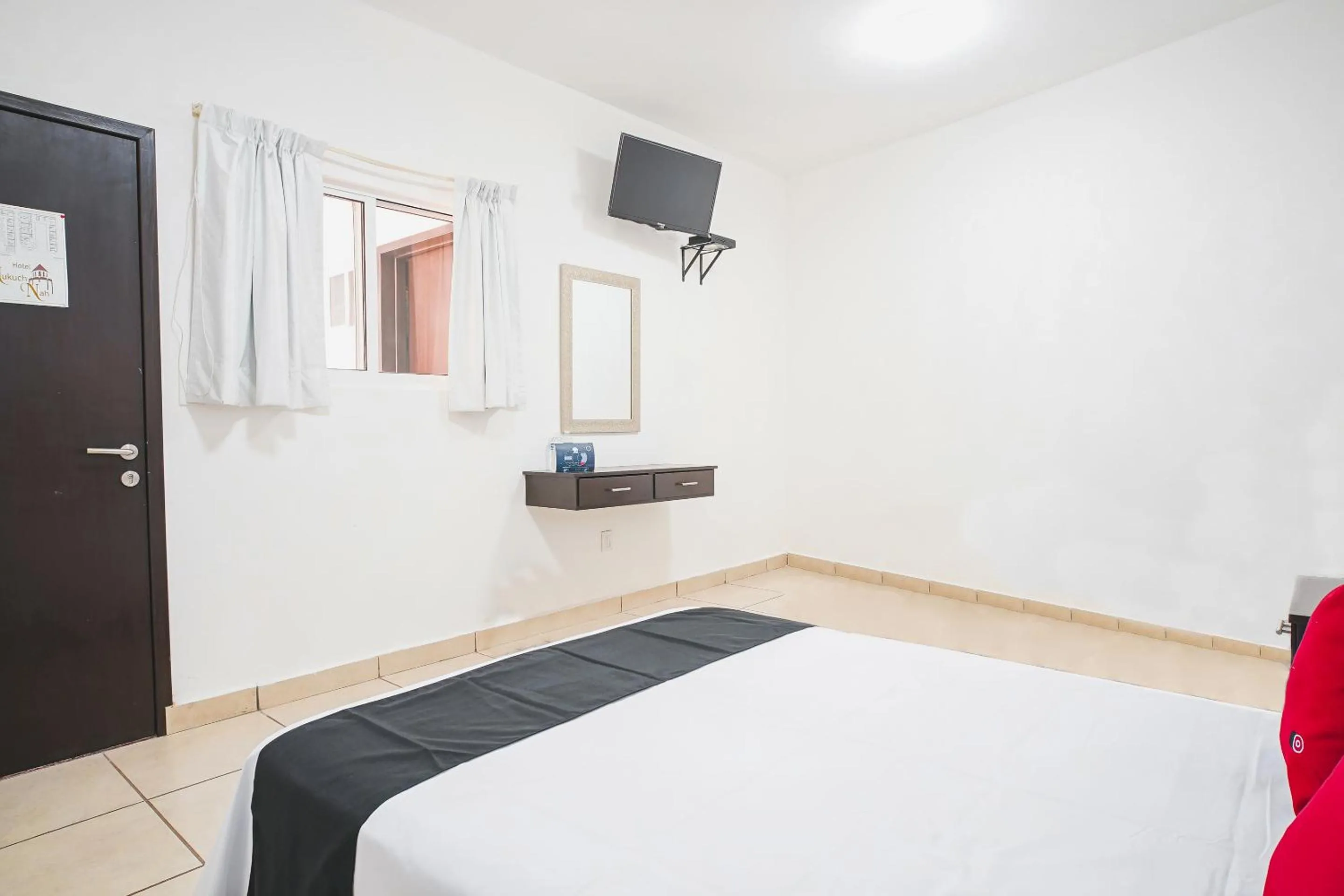 Bedroom, Bed in Hotel Nukuch Nah