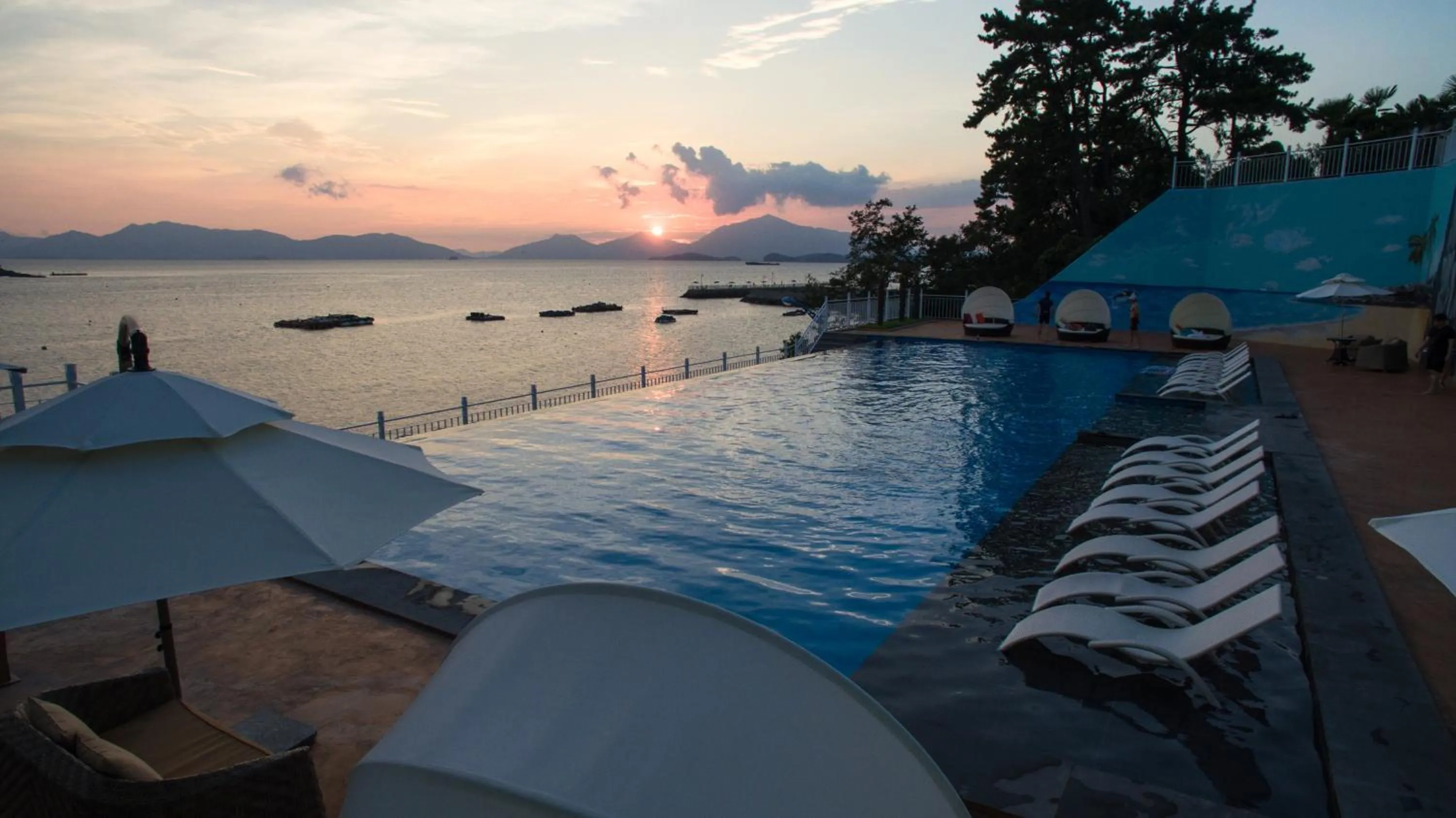 Solarium in Arte Resort Spa & Pool Villa