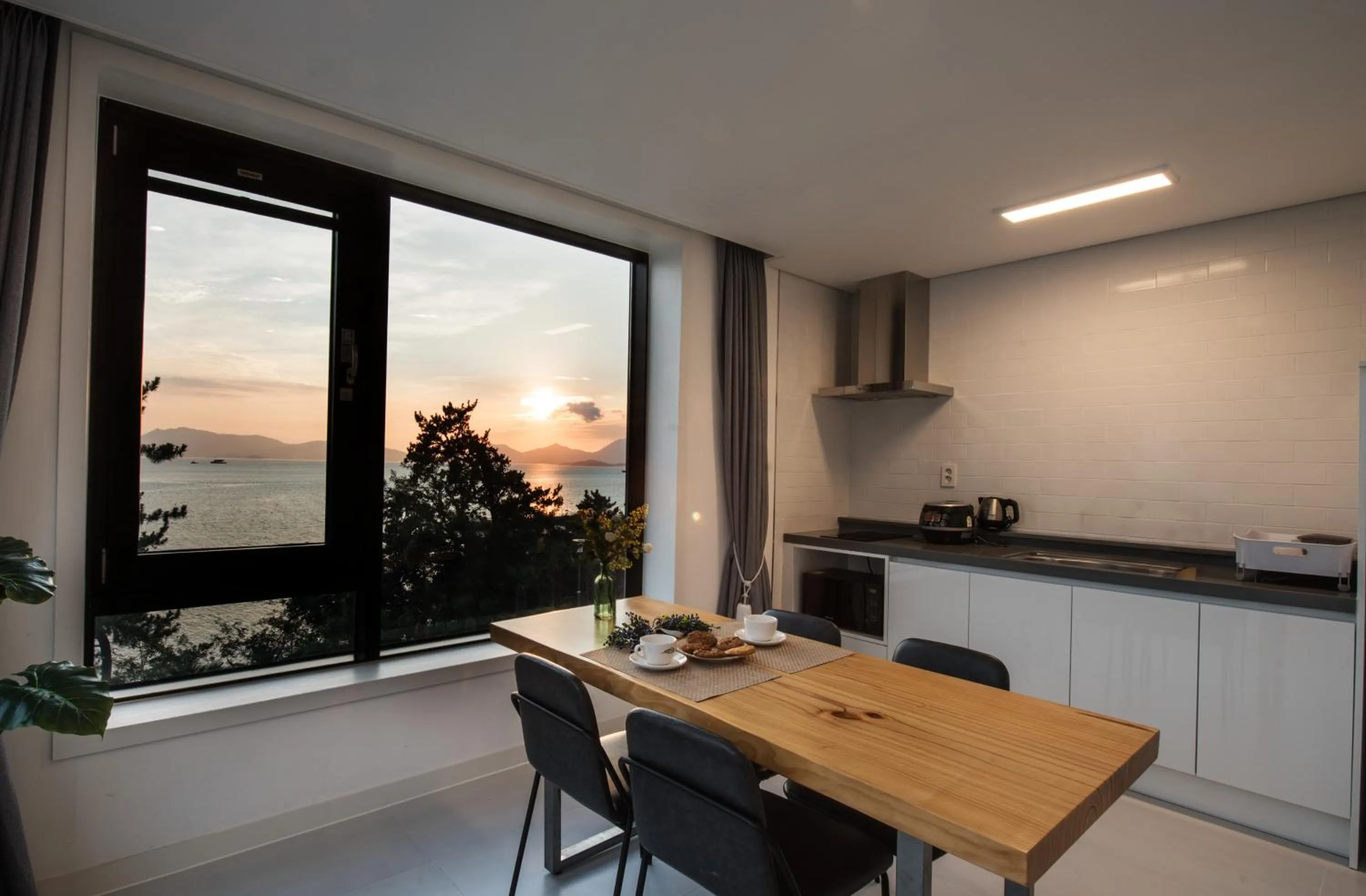 Coffee/tea facilities in Arte Resort Spa & Pool Villa