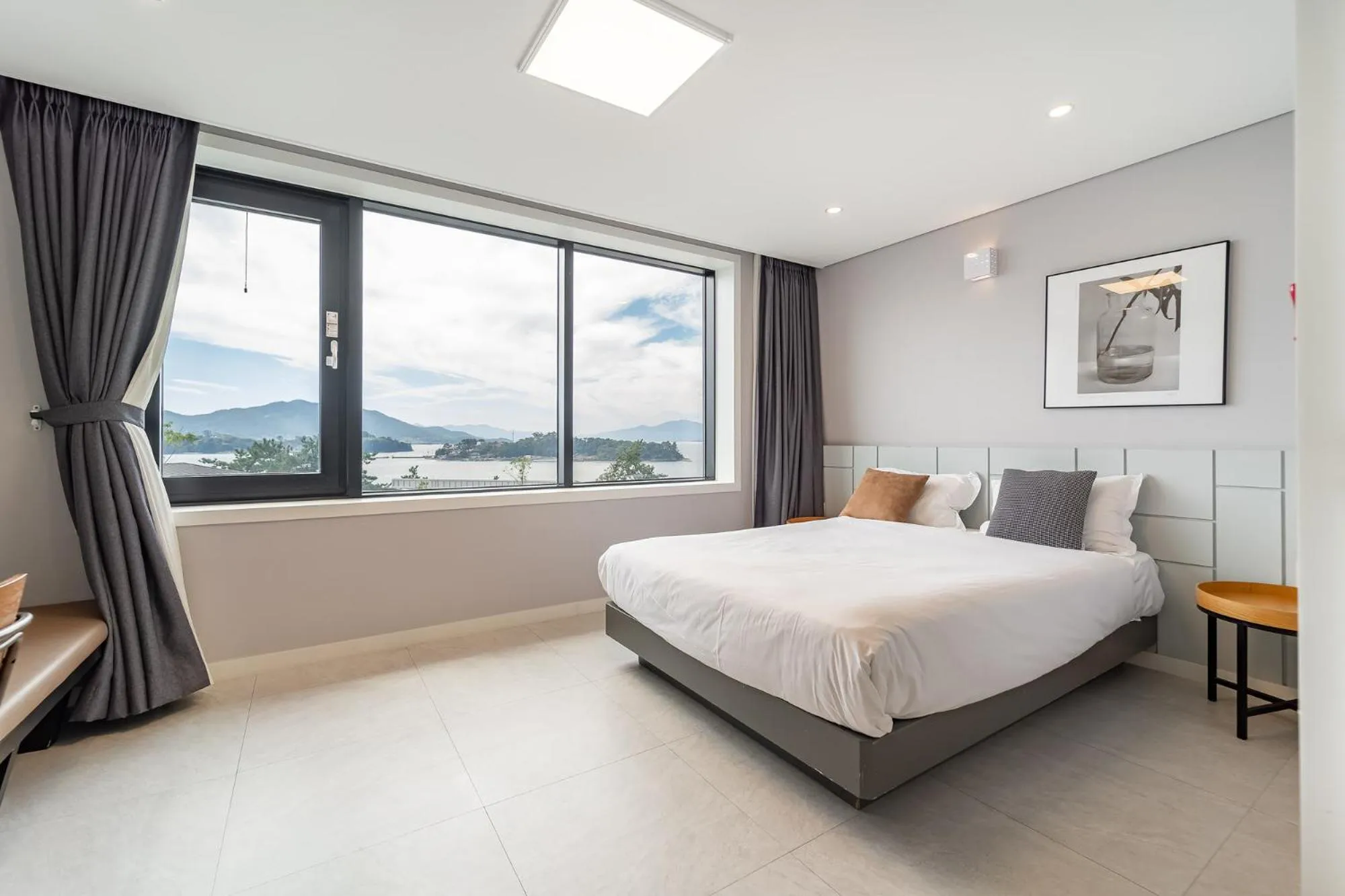 Bed in Arte Resort Spa & Pool Villa