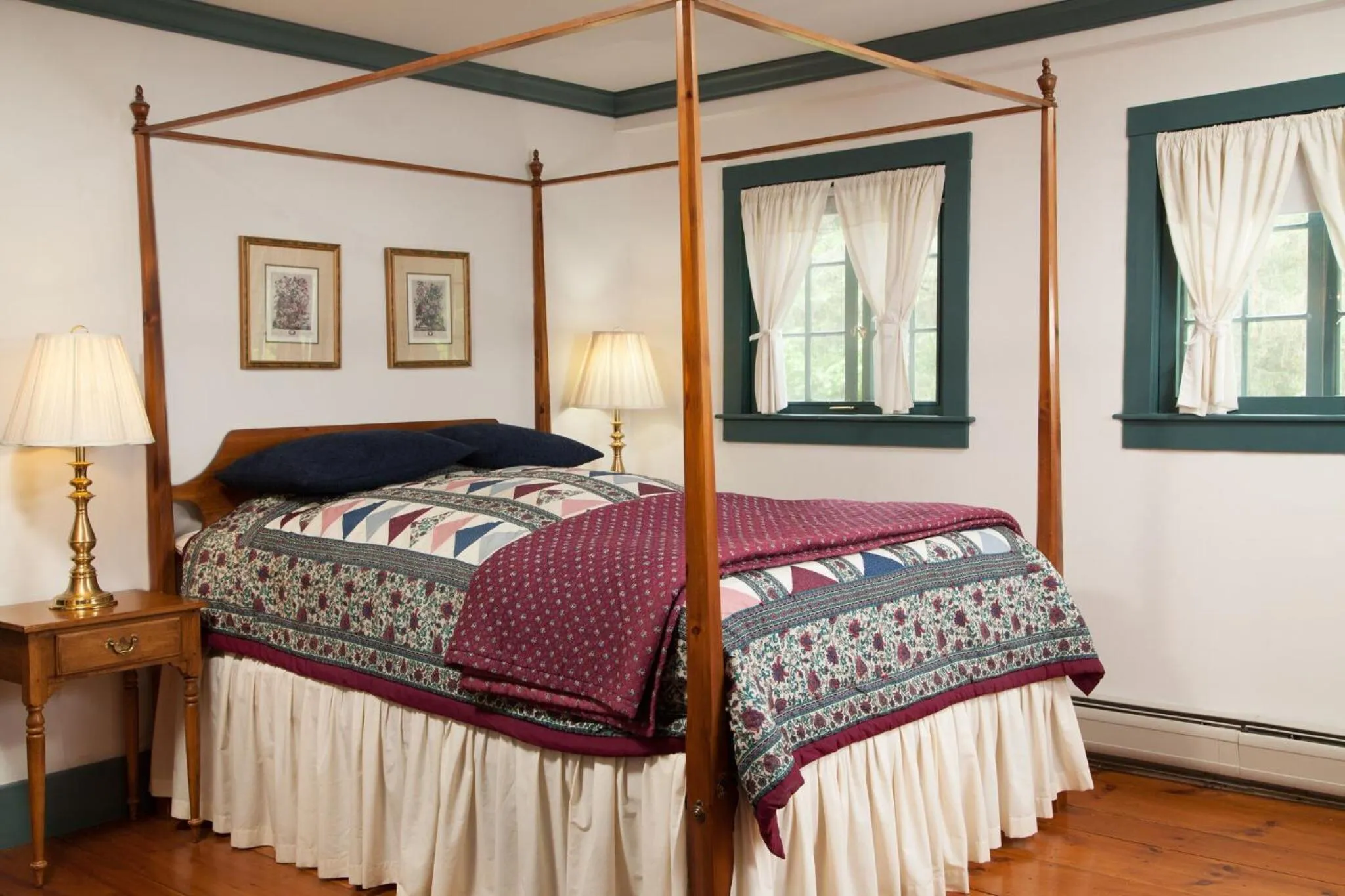 Bed in The Featherbed Inn & Nordic Spa