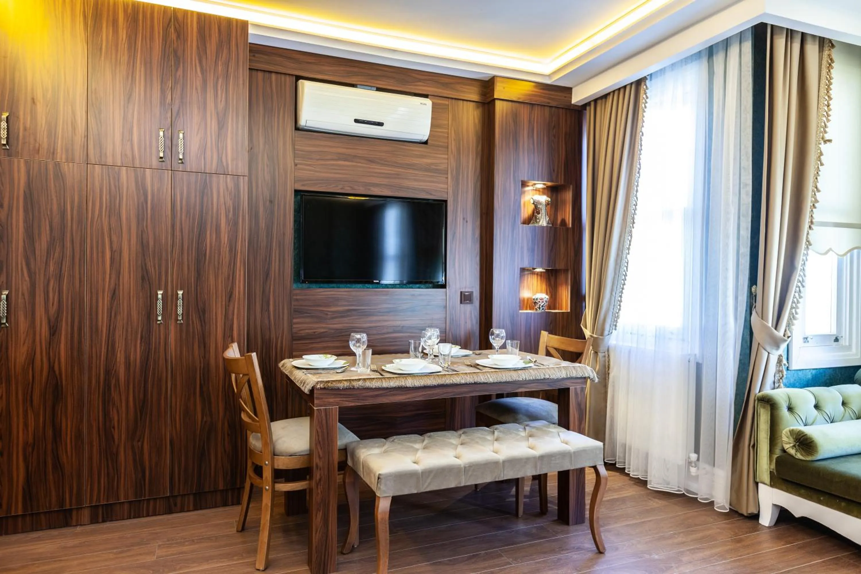 Living room in Rose Mansion by Otantik Suites