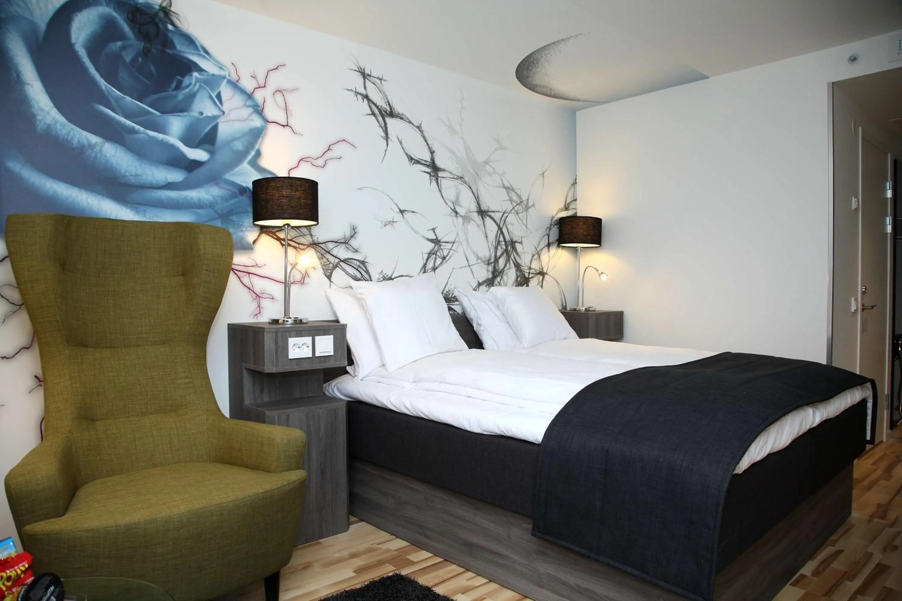 Photo of the whole room, Bed in Scandic Rock City