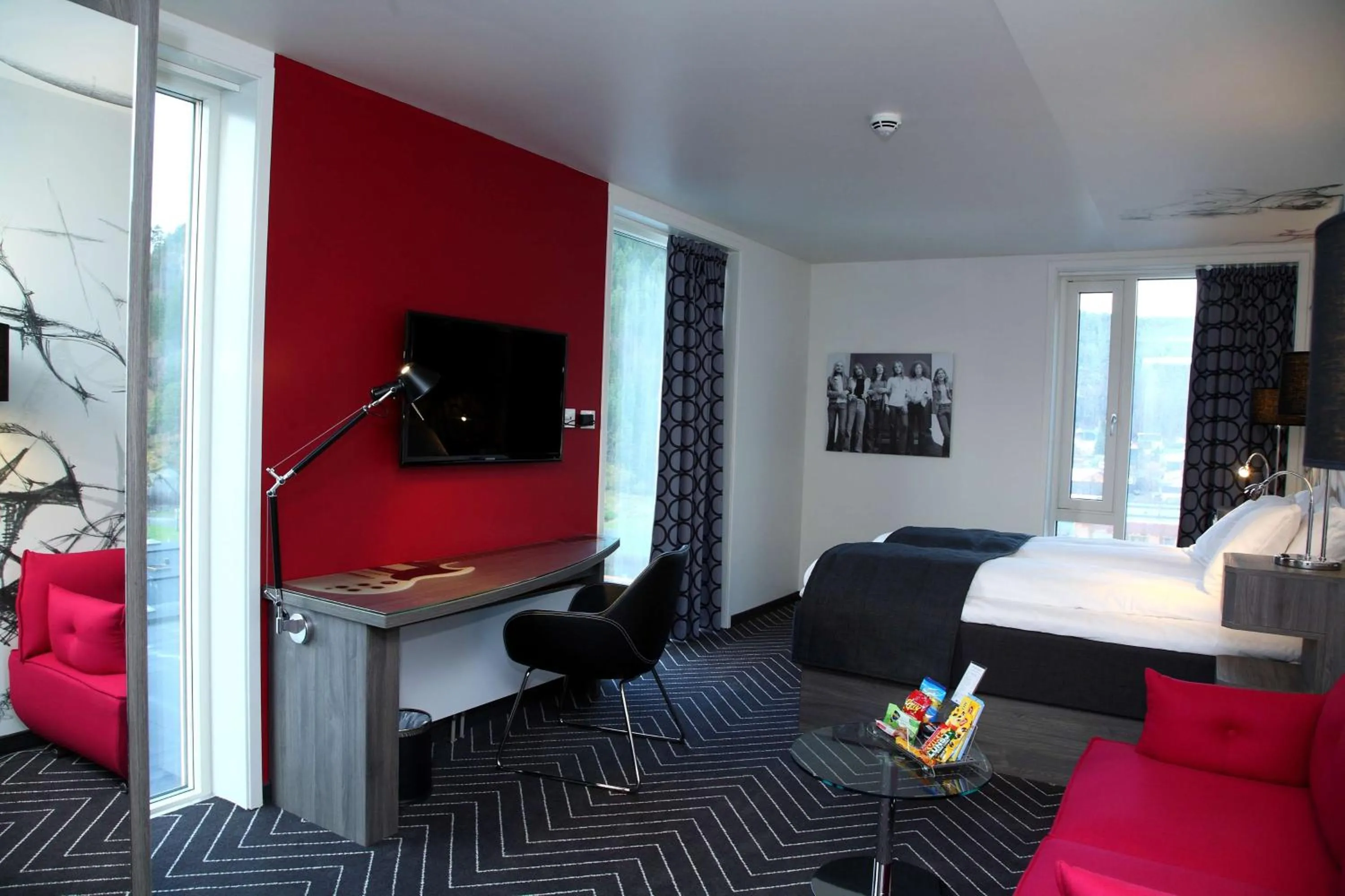 Photo of the whole room in Scandic Rock City