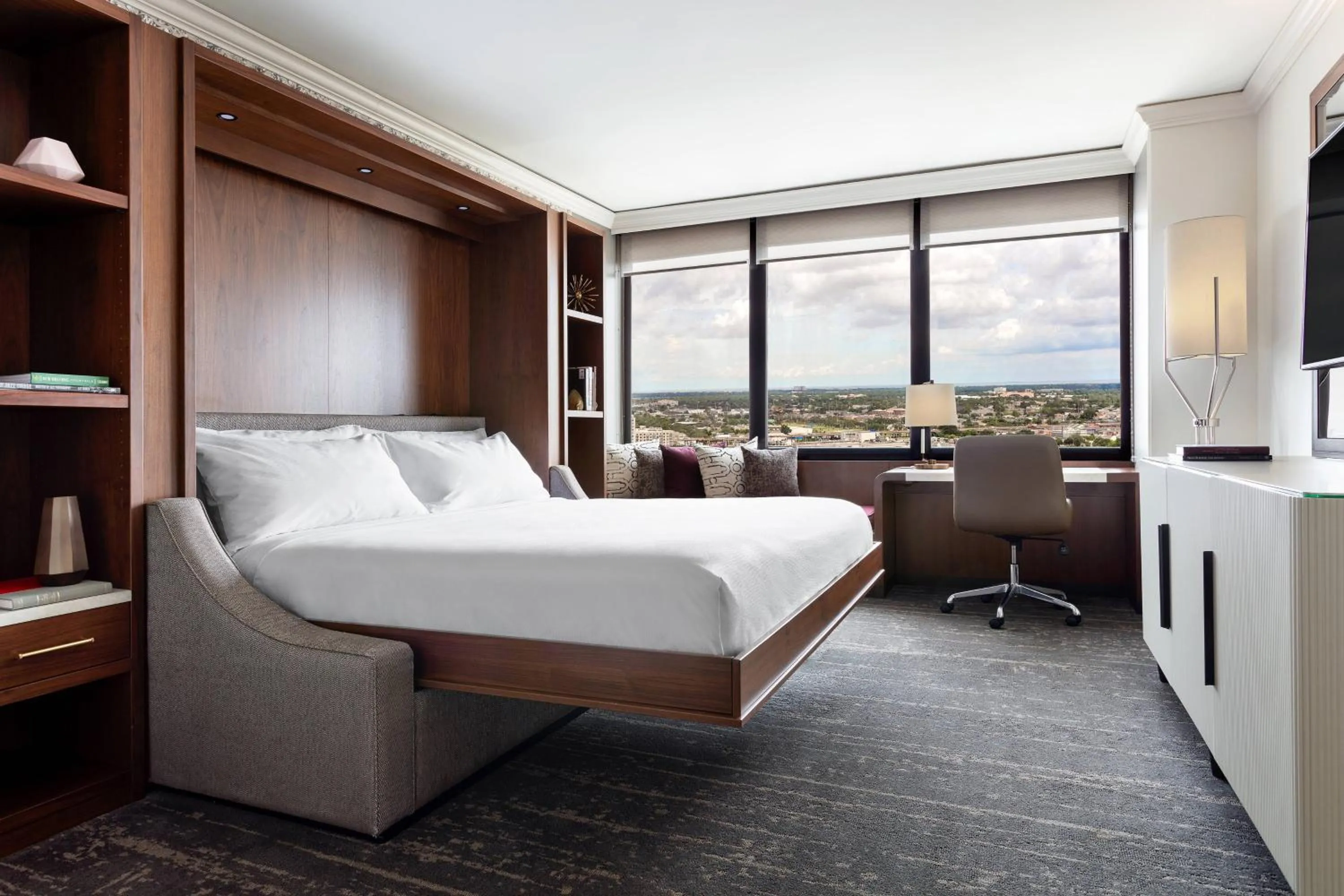 Photo of the whole room, Bed in JW Marriott New Orleans