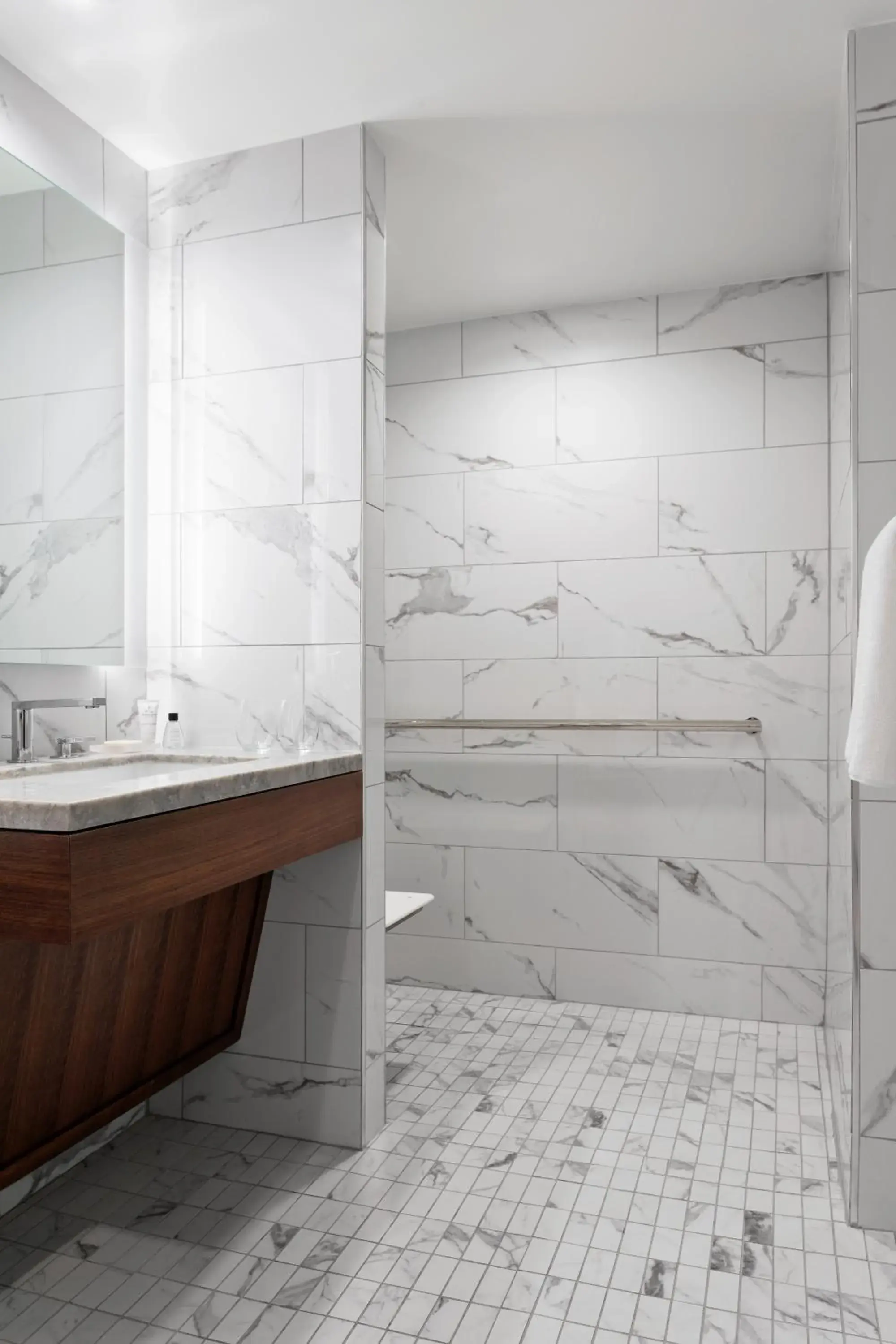 Deluxe Queen Room with Two Queen Beds and Adapted Tub - Mobility Accessible in JW Marriott New Orleans Deluxe Queen Room with Two Queen Beds and Adapted Tub - Mobility Accessible in JW Marriott New Orleans