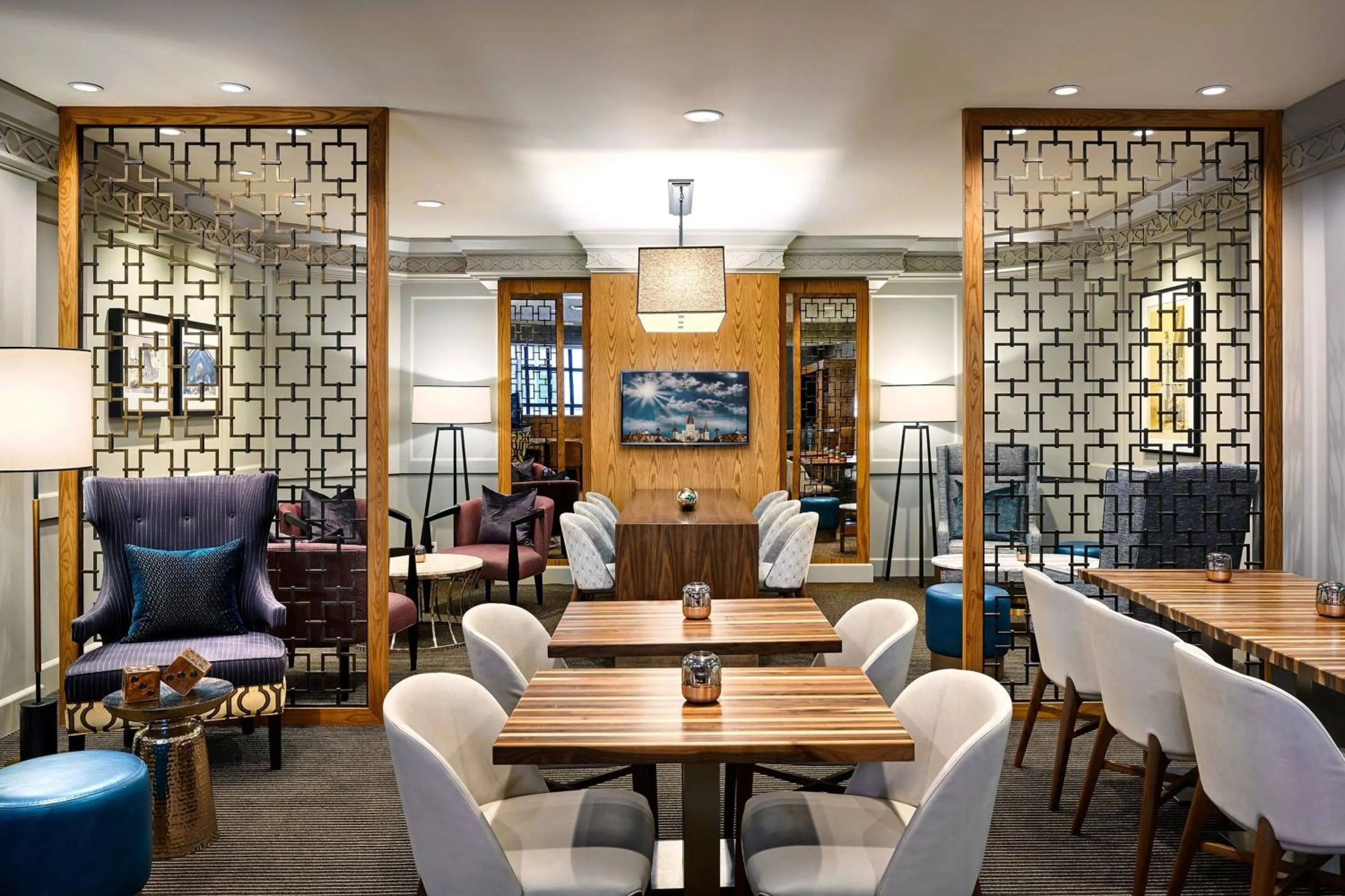 Lounge or bar in JW Marriott New Orleans