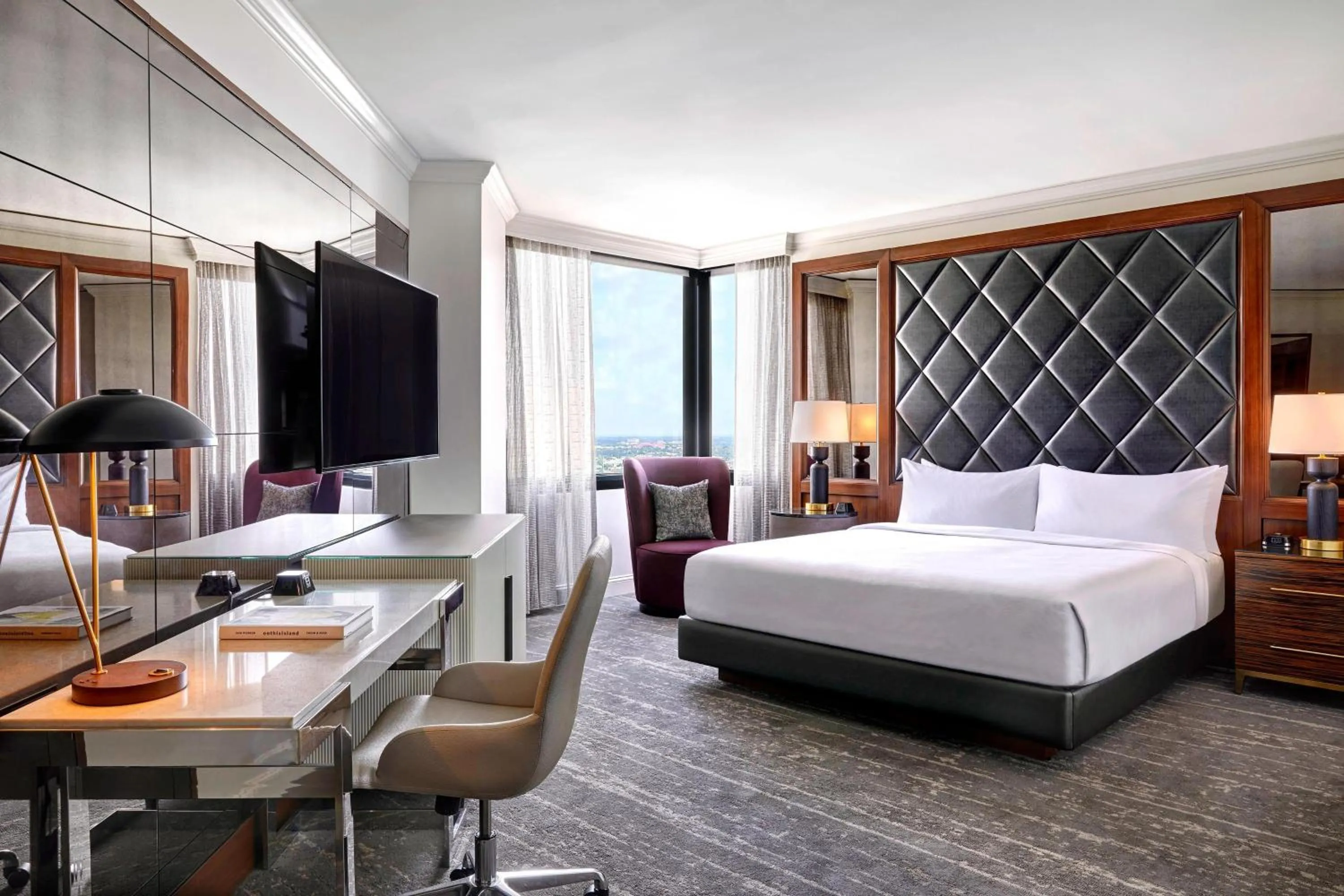 Photo of the whole room, Bed in JW Marriott New Orleans