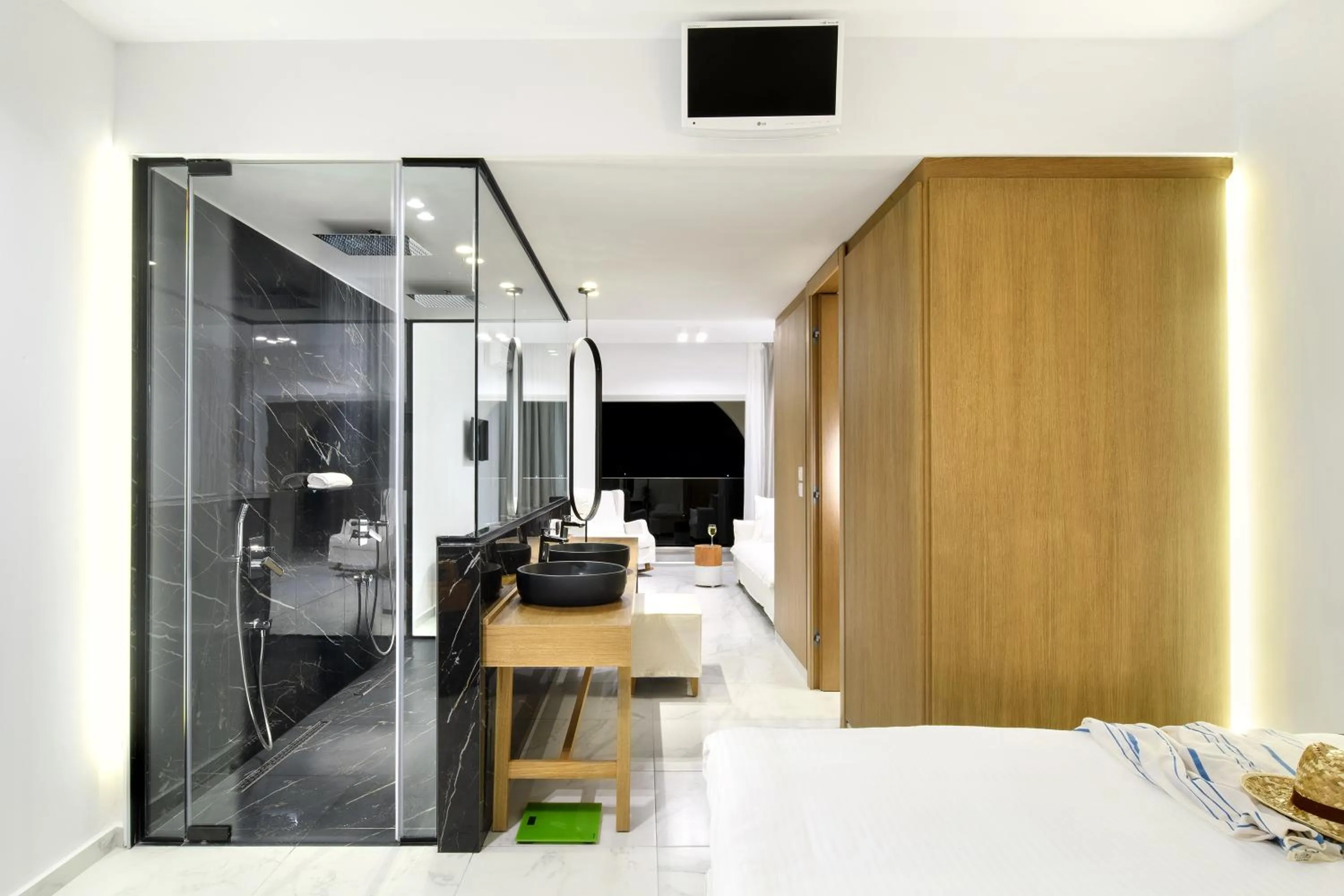 Shower in Akrathos Beach Hotel