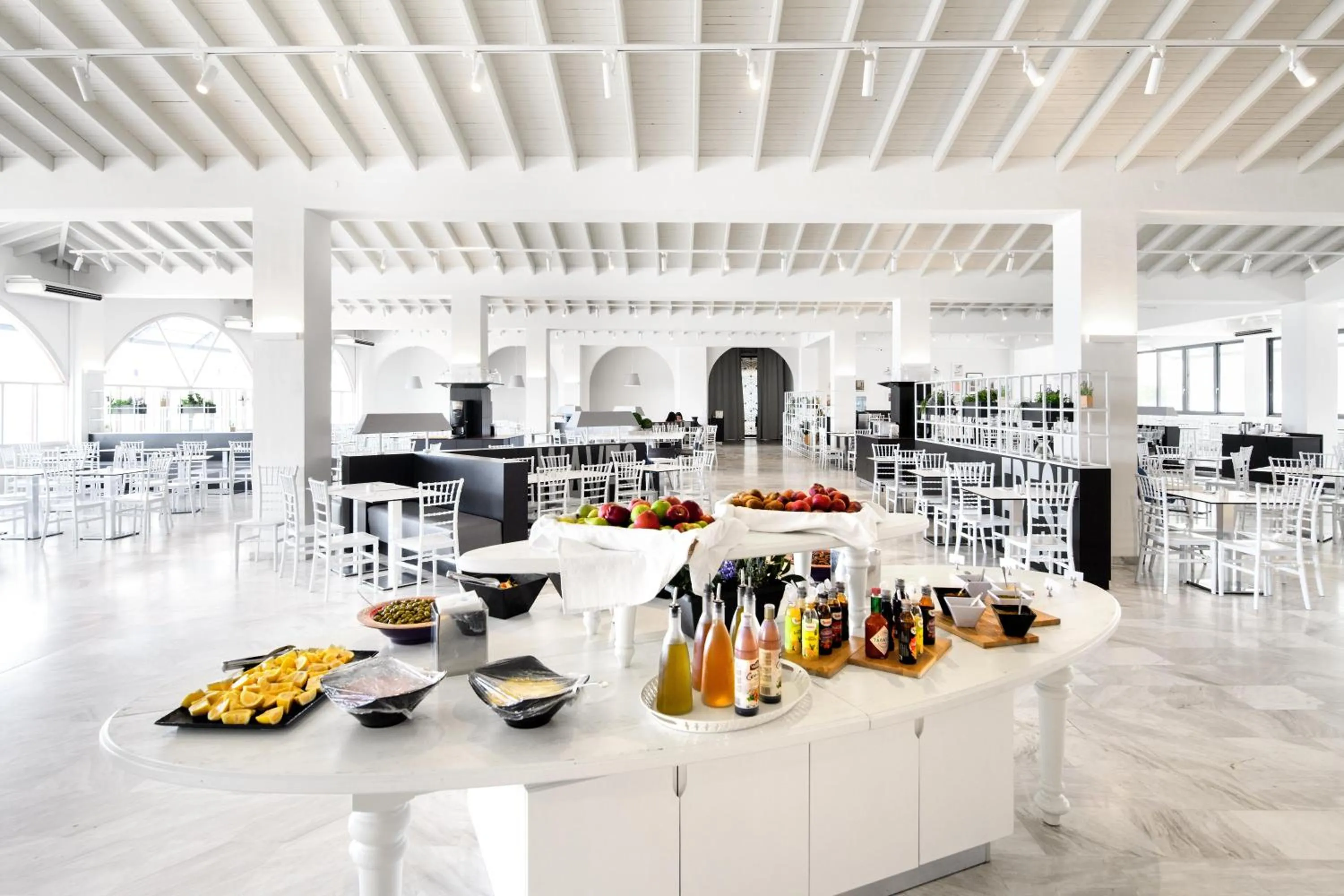 Restaurant/places to eat in Akrathos Beach Hotel