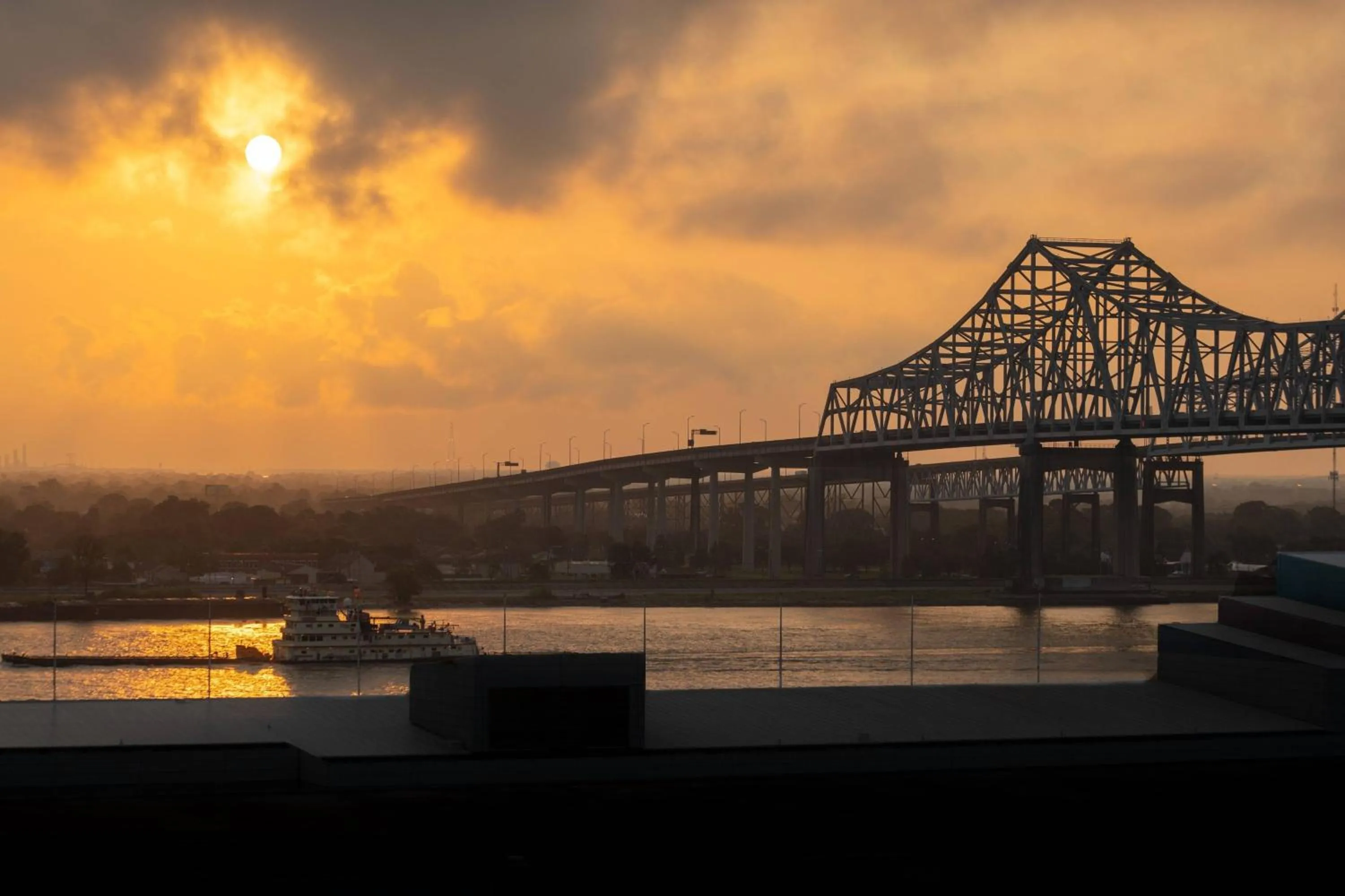 Photo of the whole room in New Orleans Marriott Warehouse Arts District