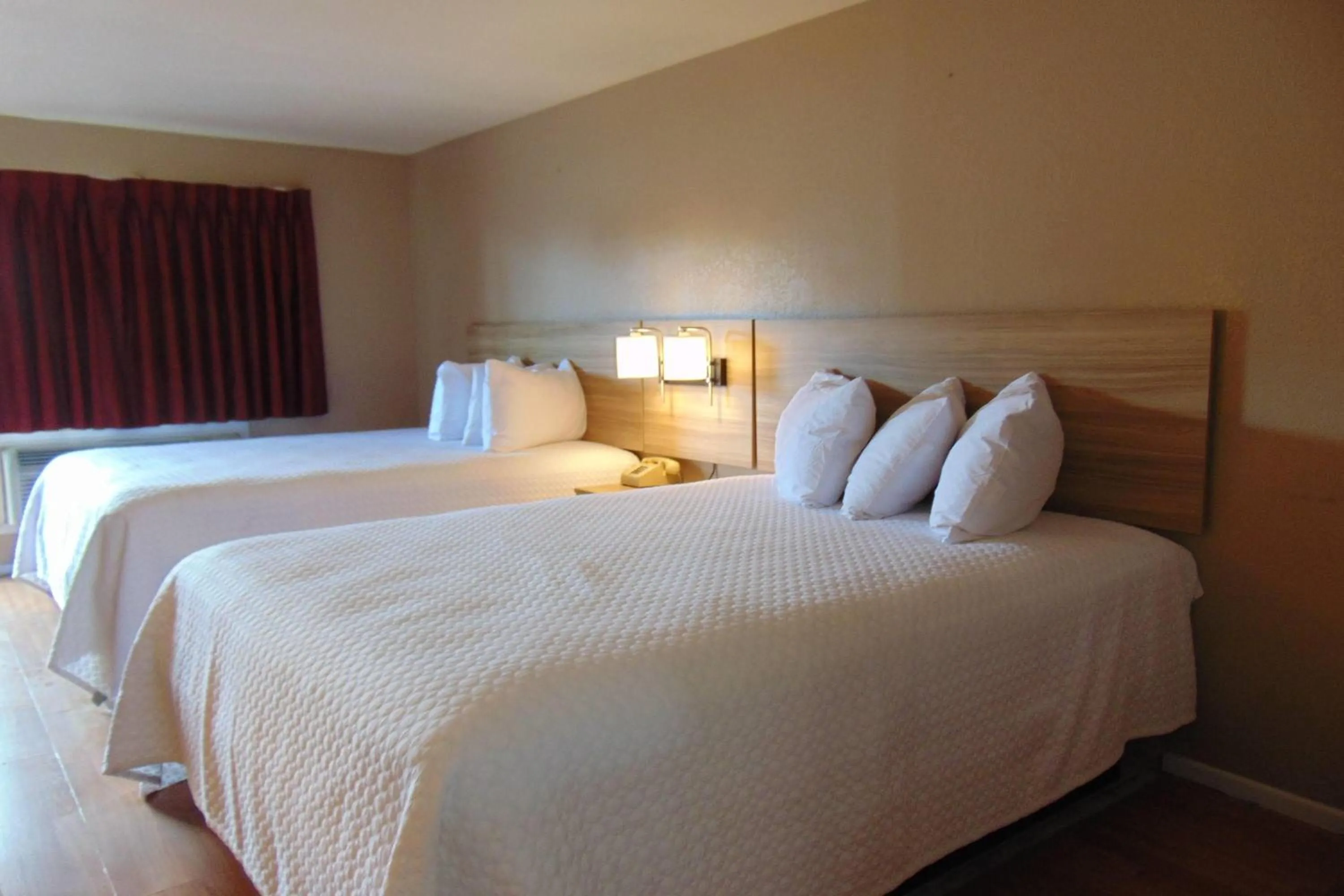 Photo of the whole room, Bed in Days Inn by Wyndham Victorville