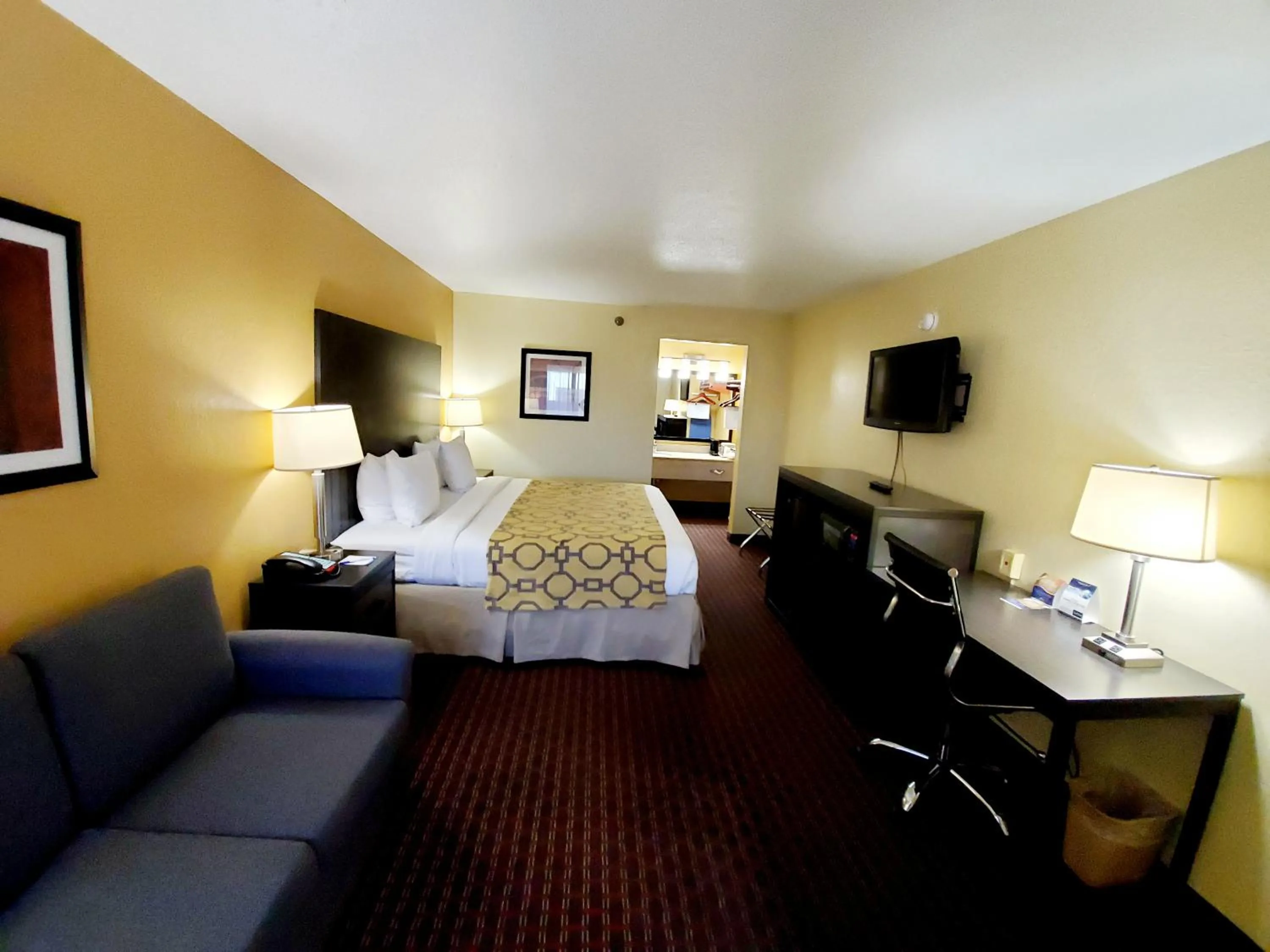Photo of the whole room, Bed in Baymont by Wyndham Goodlettsville Nashville
