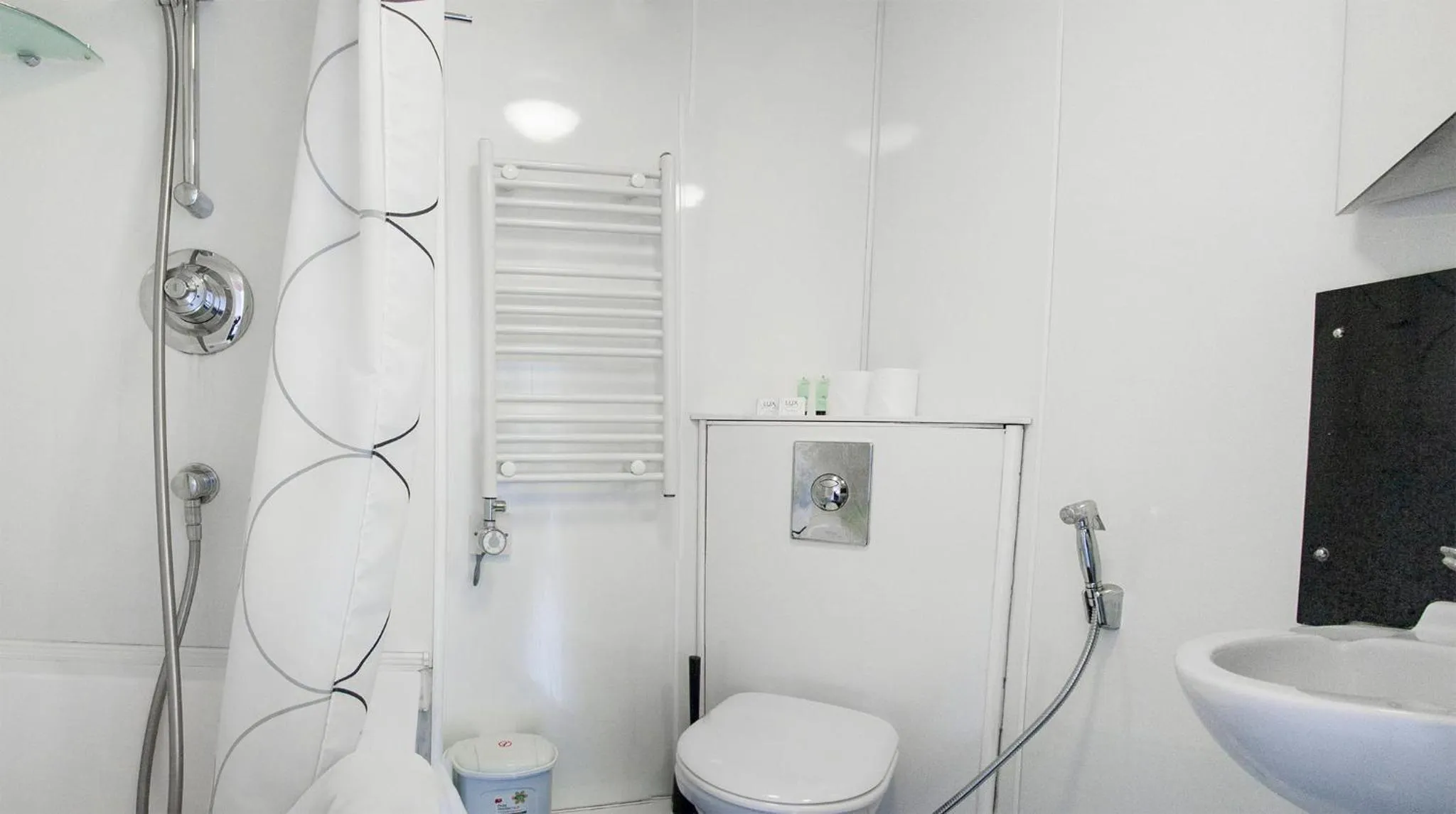 Bathroom in Caledonian Studio Flats